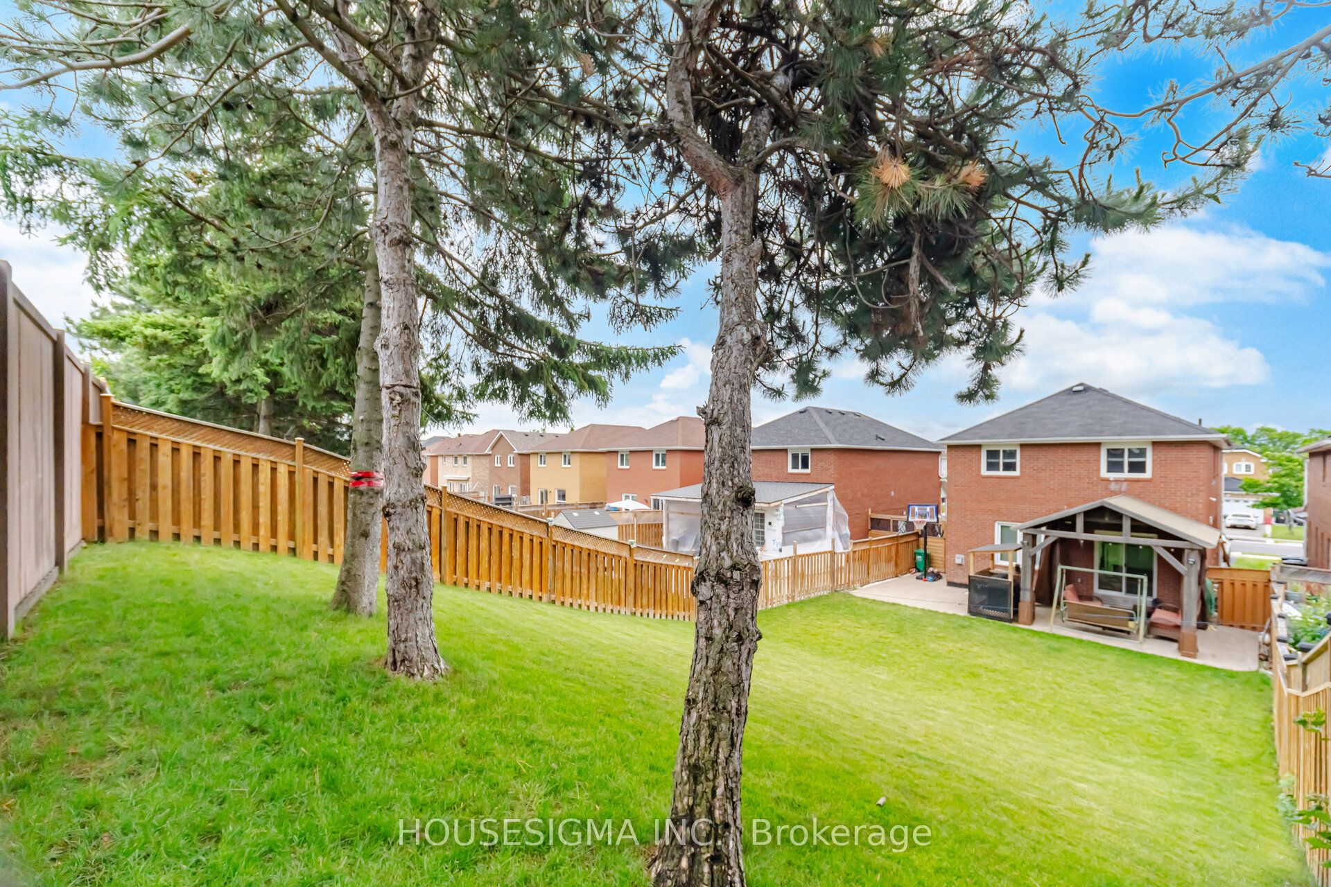 62 Ravenscliffe Court Property Photo 28