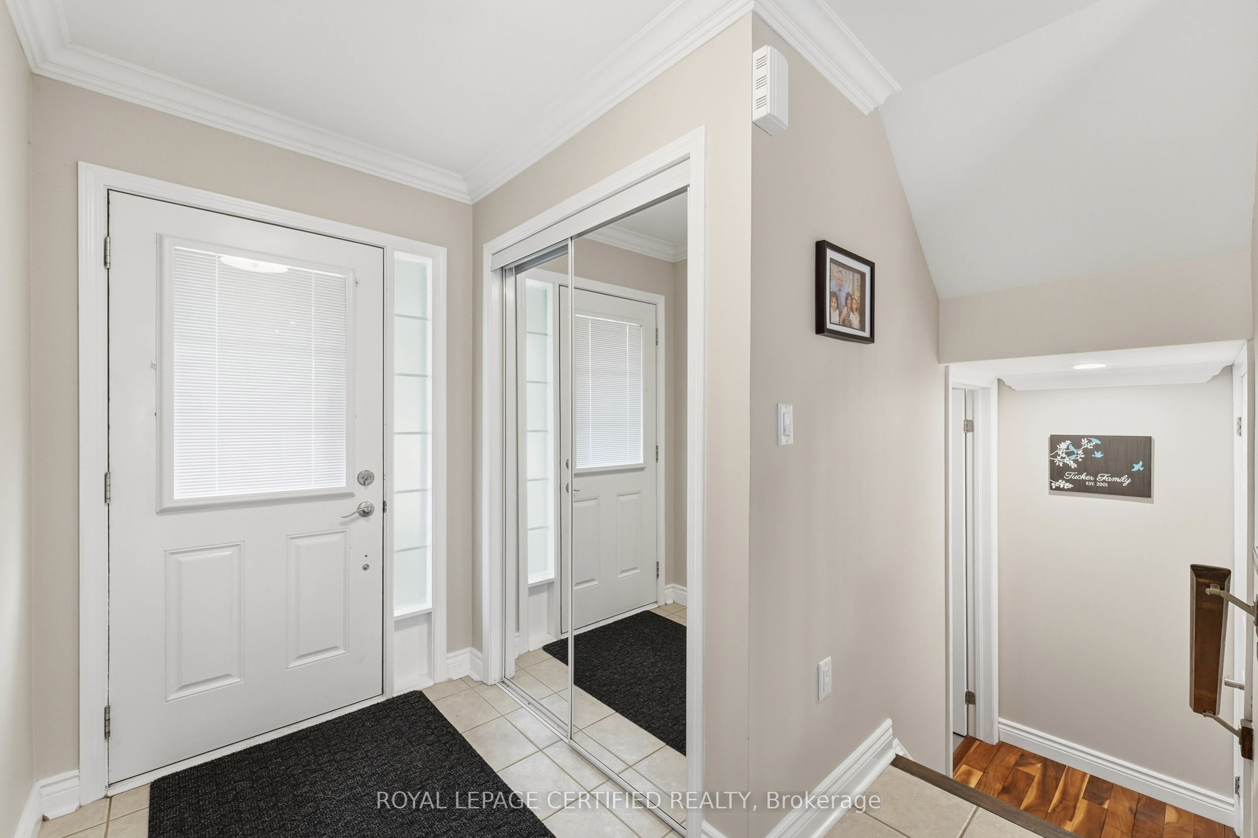 1149 Barr Crescent Property Photo 6