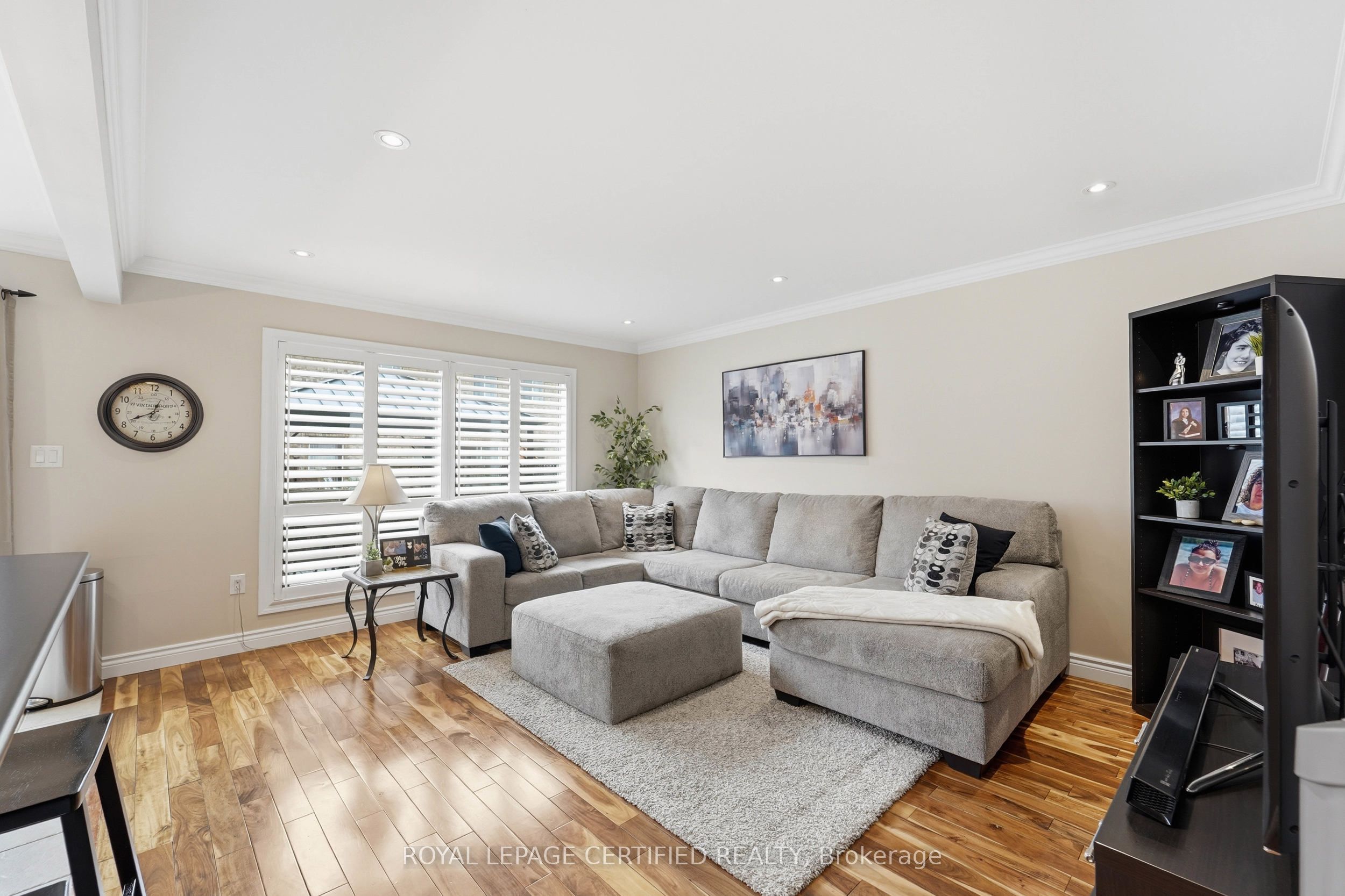 1149 Barr Crescent Property Photo 10