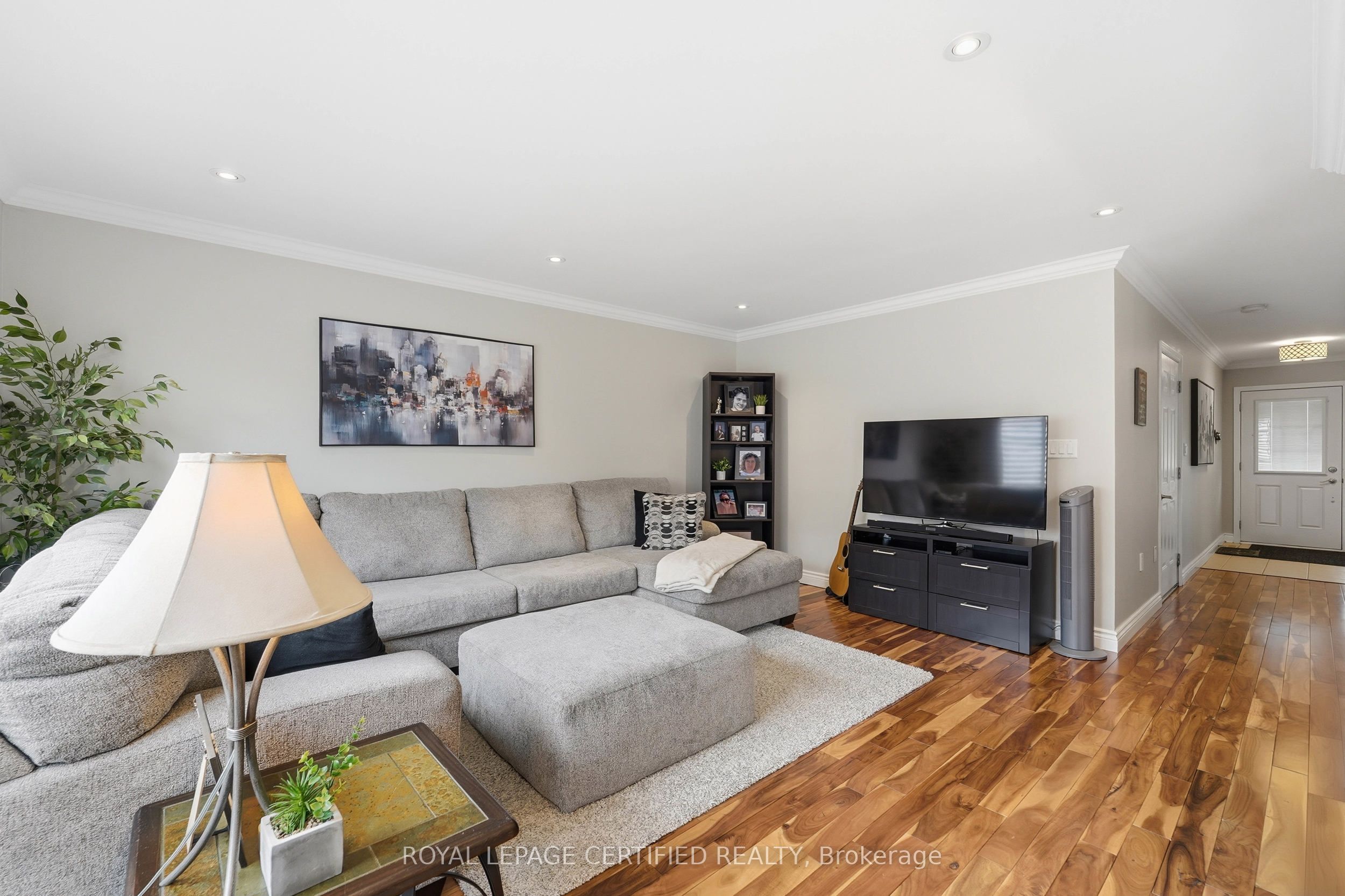 1149 Barr Crescent Property Photo 11