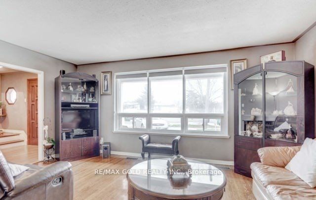 6 Monaco Court Property Photo 5