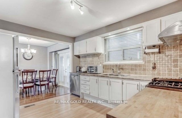 6 Monaco Court Property Photo 10