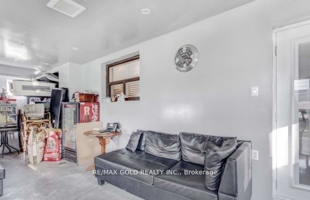 6 Monaco Court Property Photo 37
