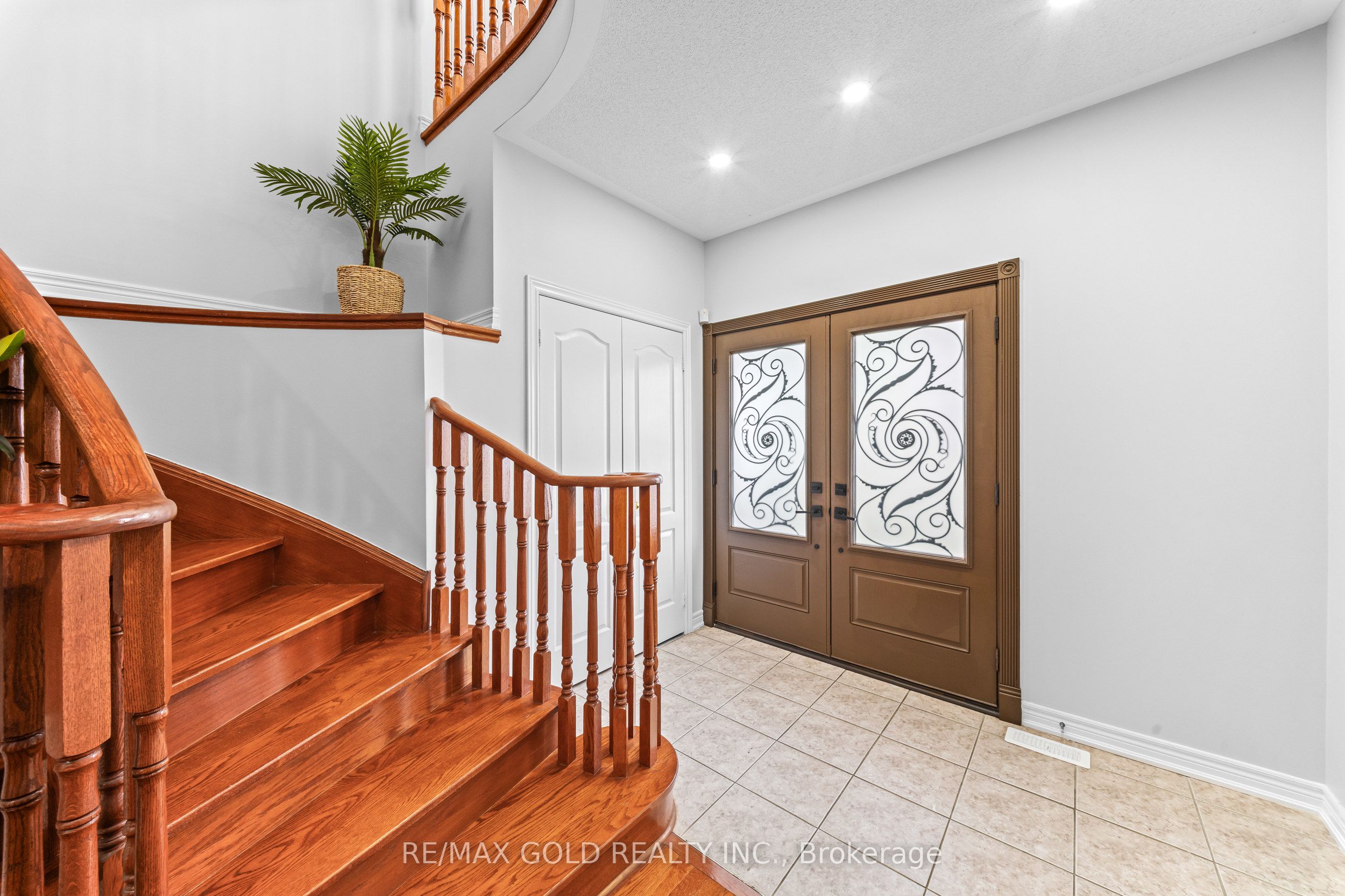 14 Dovehaven Crescent Property Photo 4