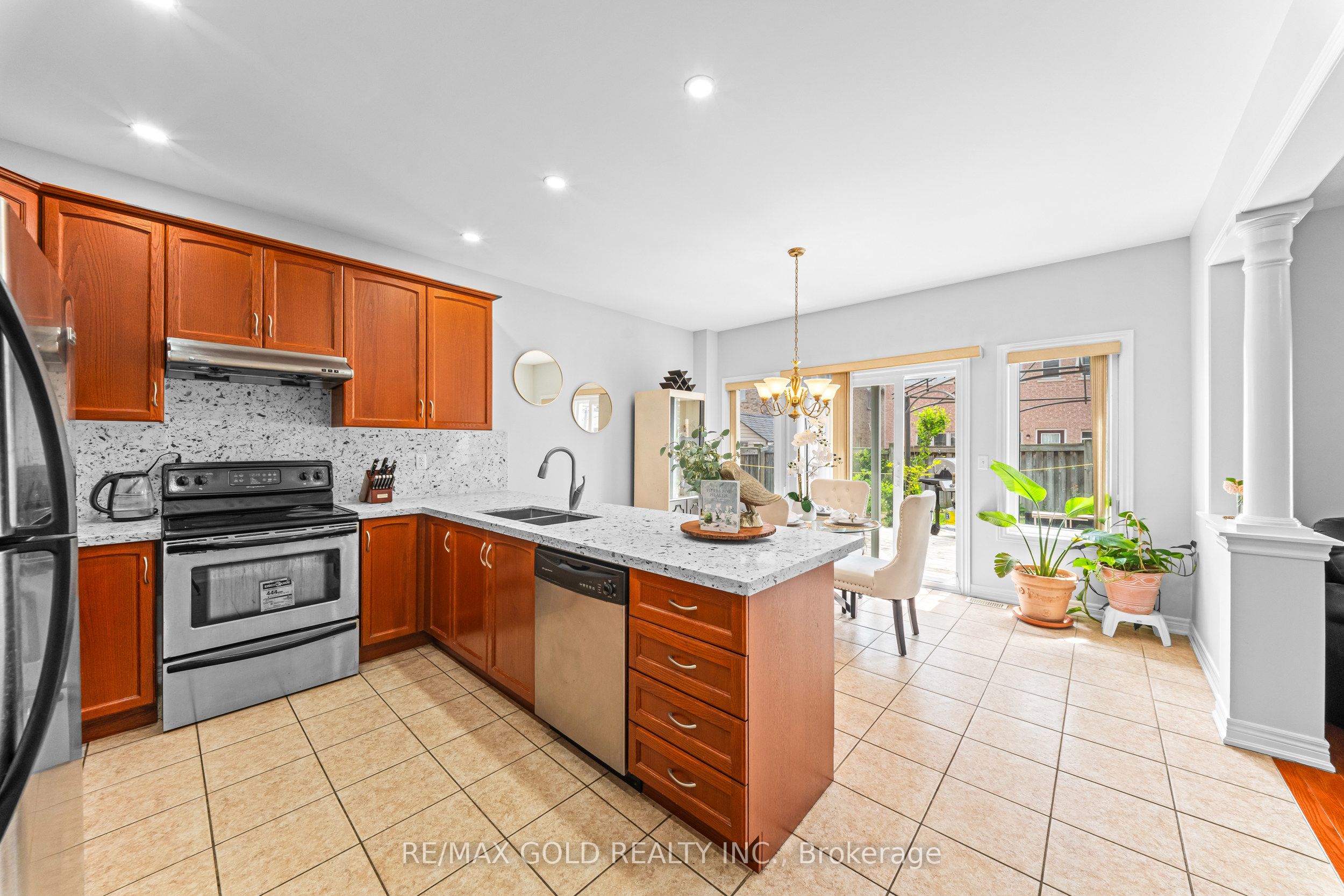 14 Dovehaven Crescent Property Photo 11
