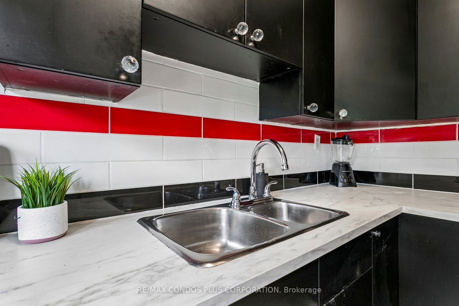 185 Stephen Drive 101 Property Photo 20