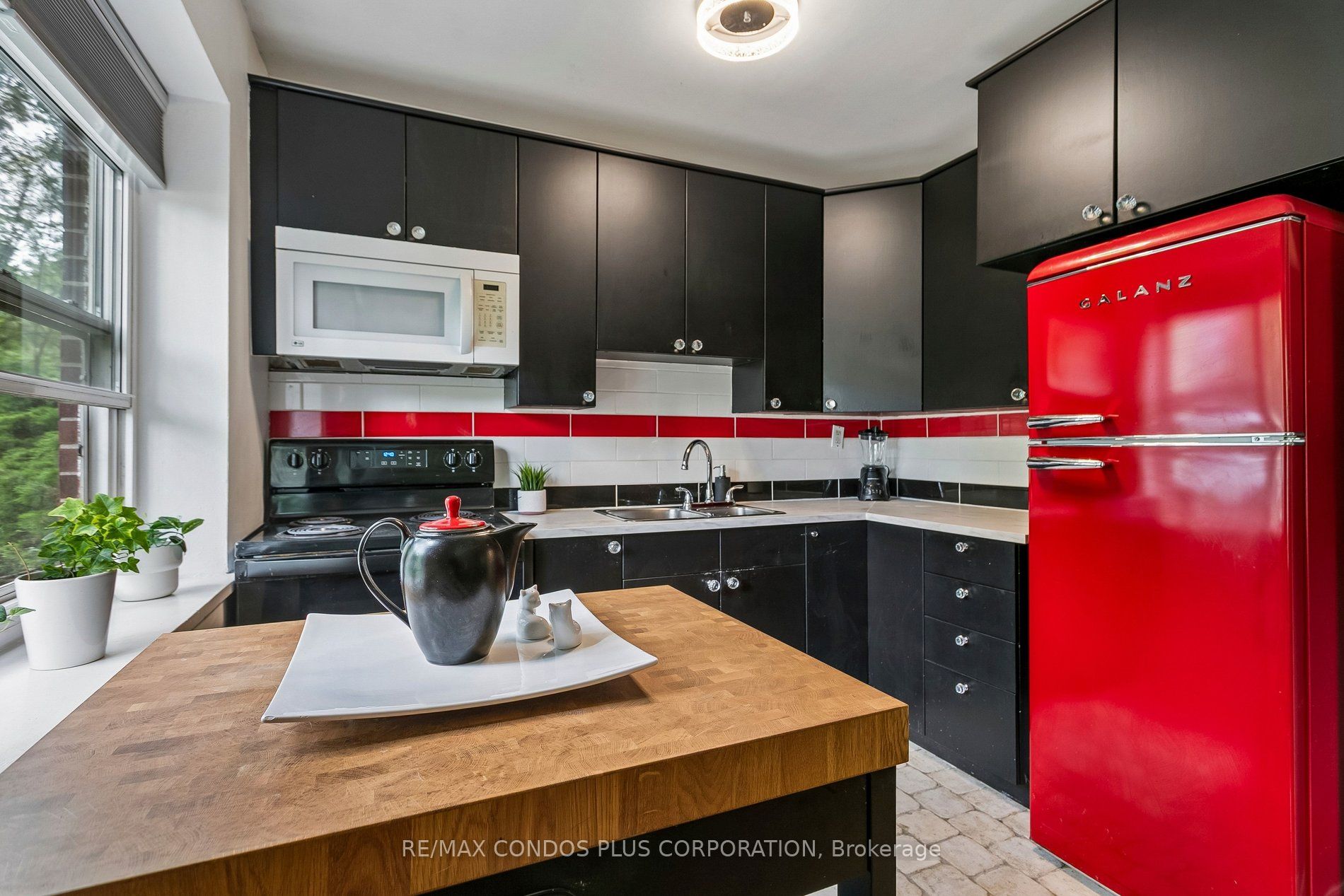 185 Stephen Drive 101 Property Photo 21