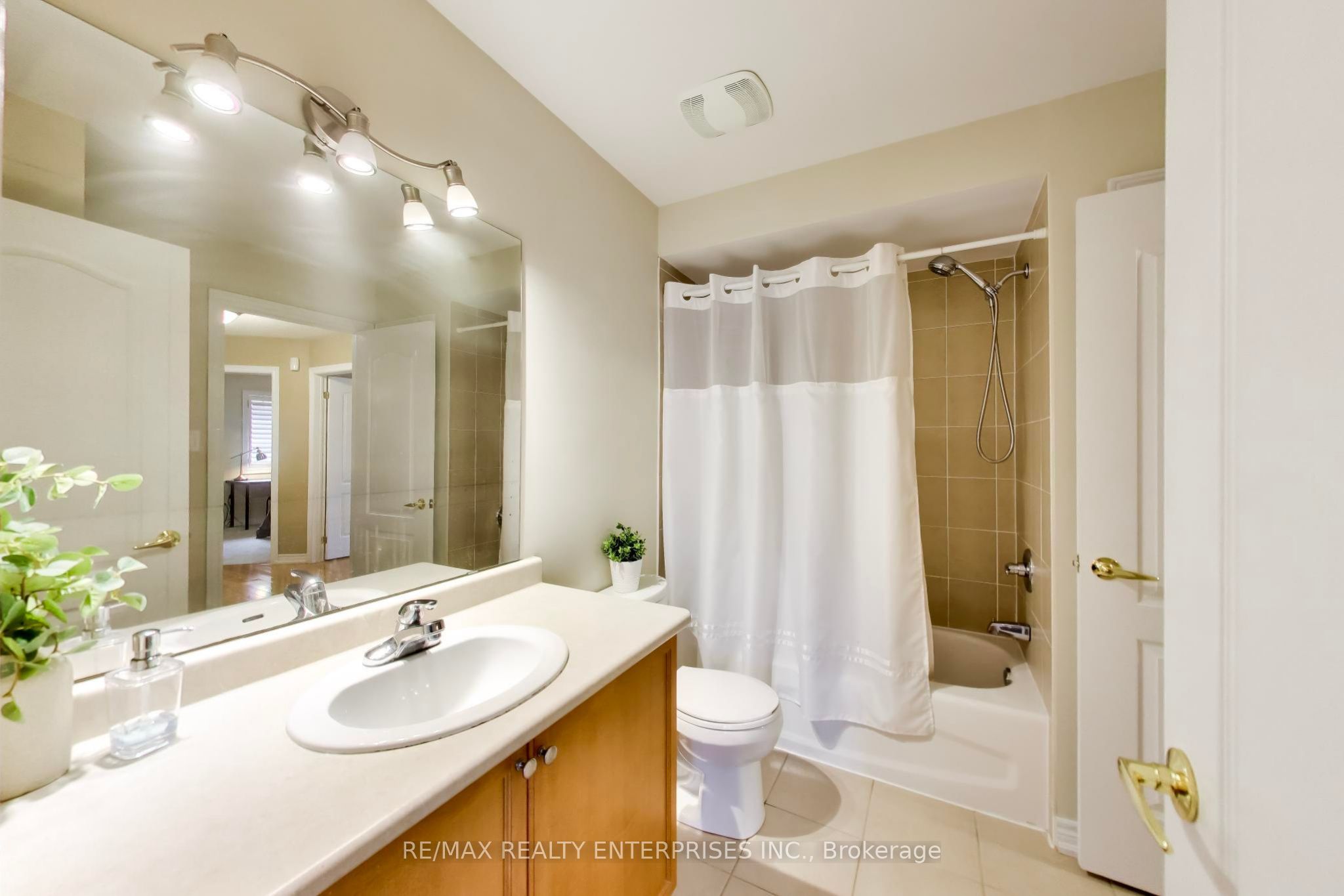 1613 Northmount Avenue Property Photo 34