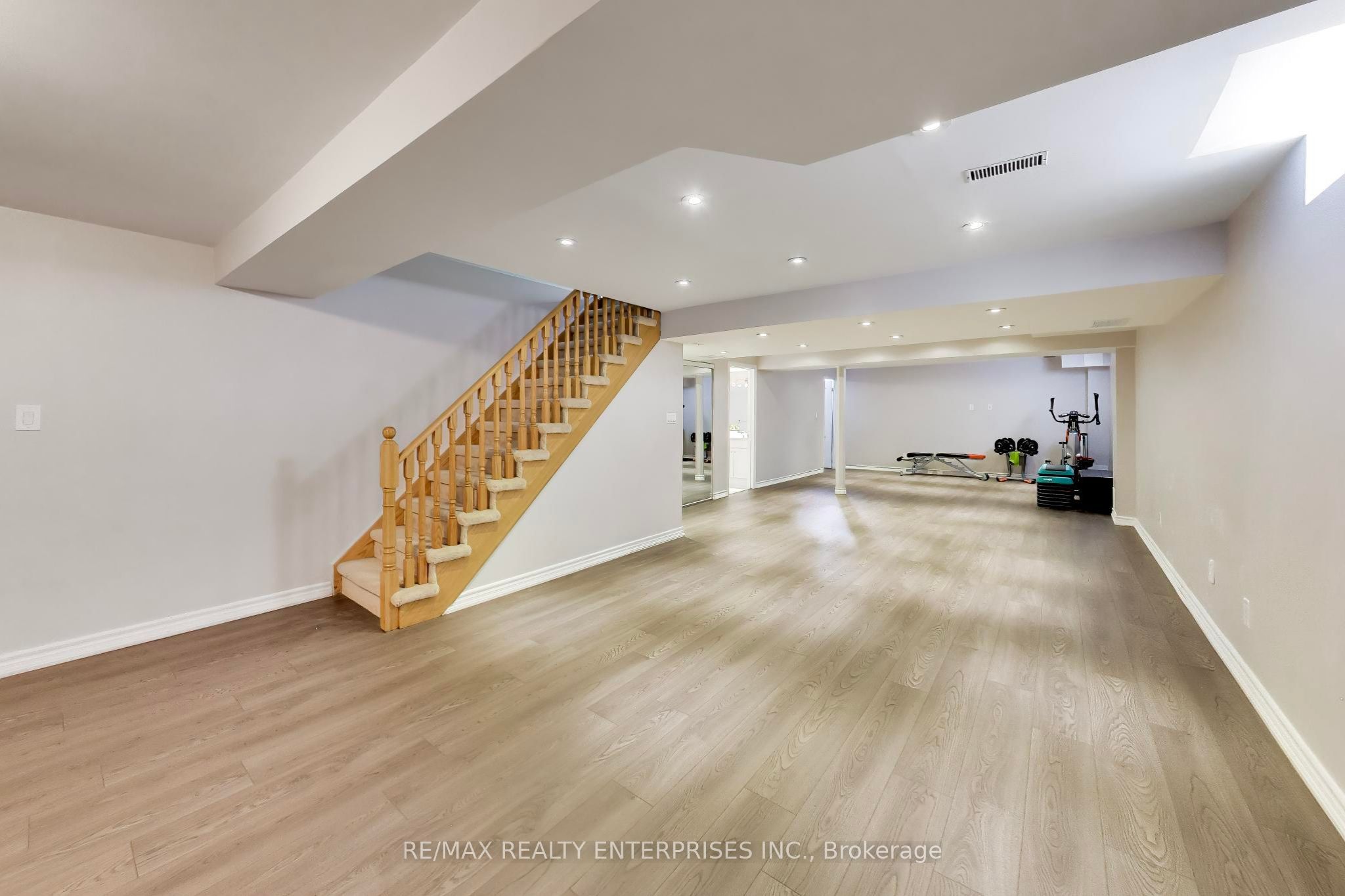 1613 Northmount Avenue Property Photo 35