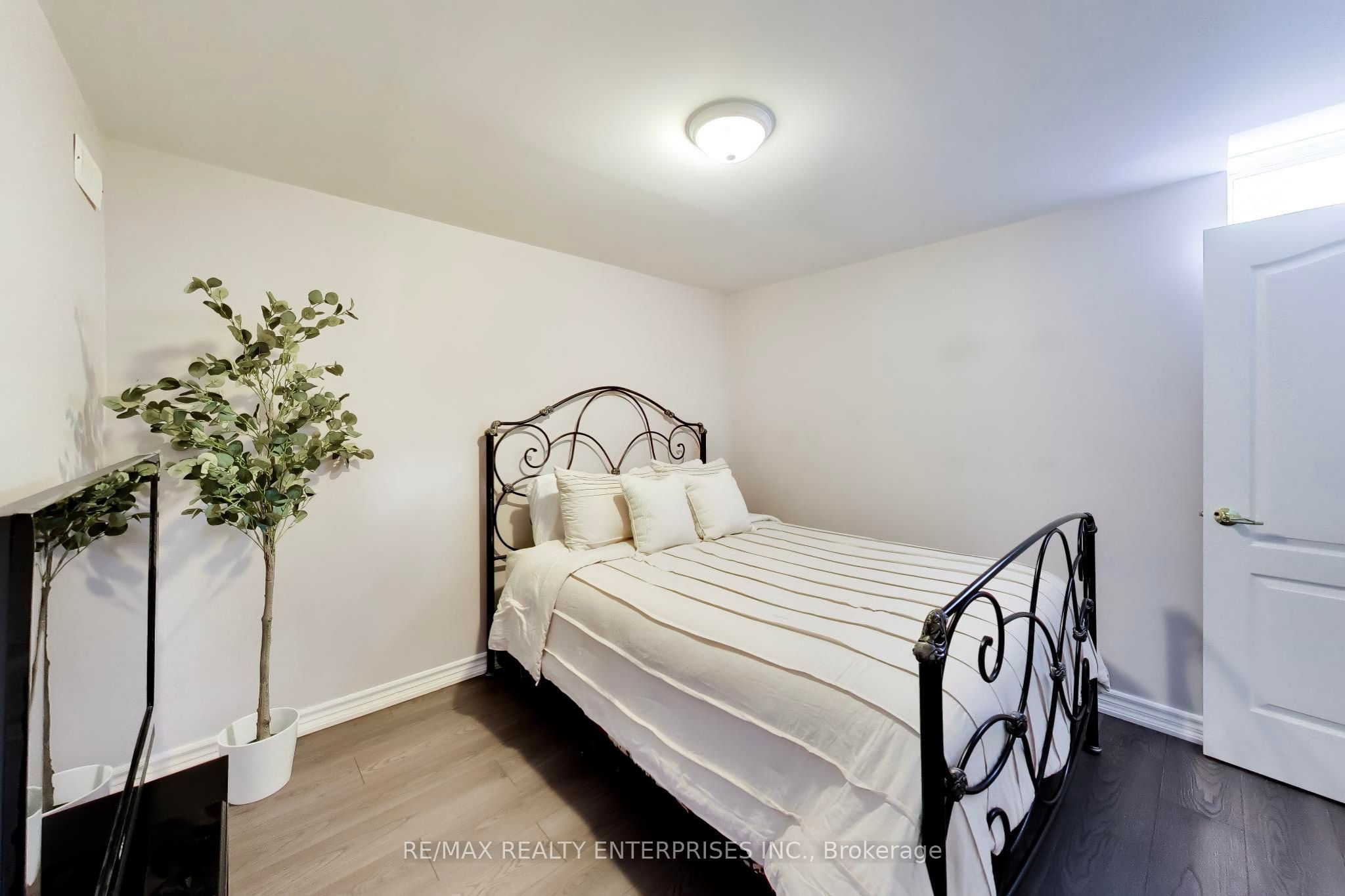1613 Northmount Avenue Property Photo 41