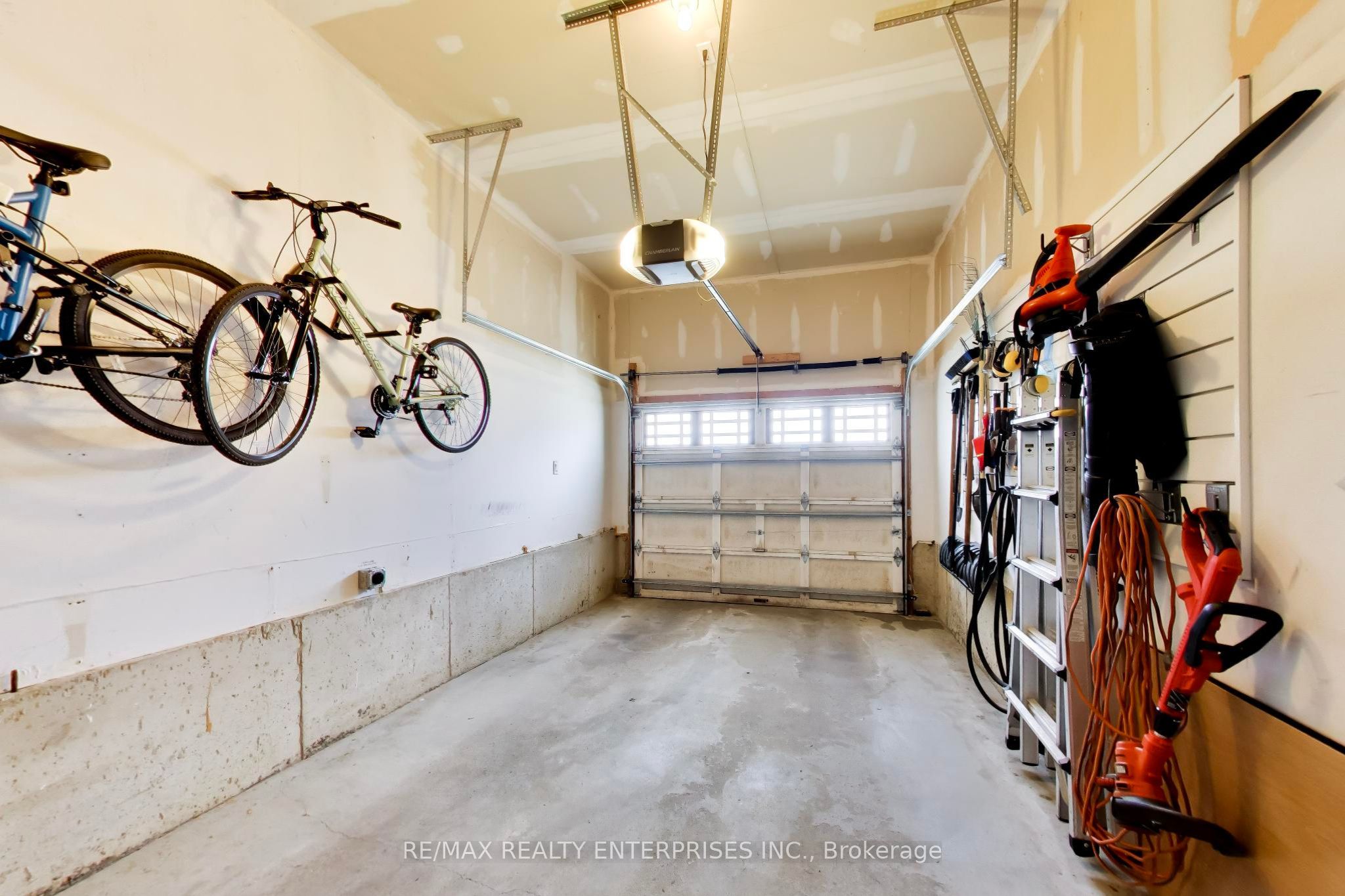 1613 Northmount Avenue Property Photo 43