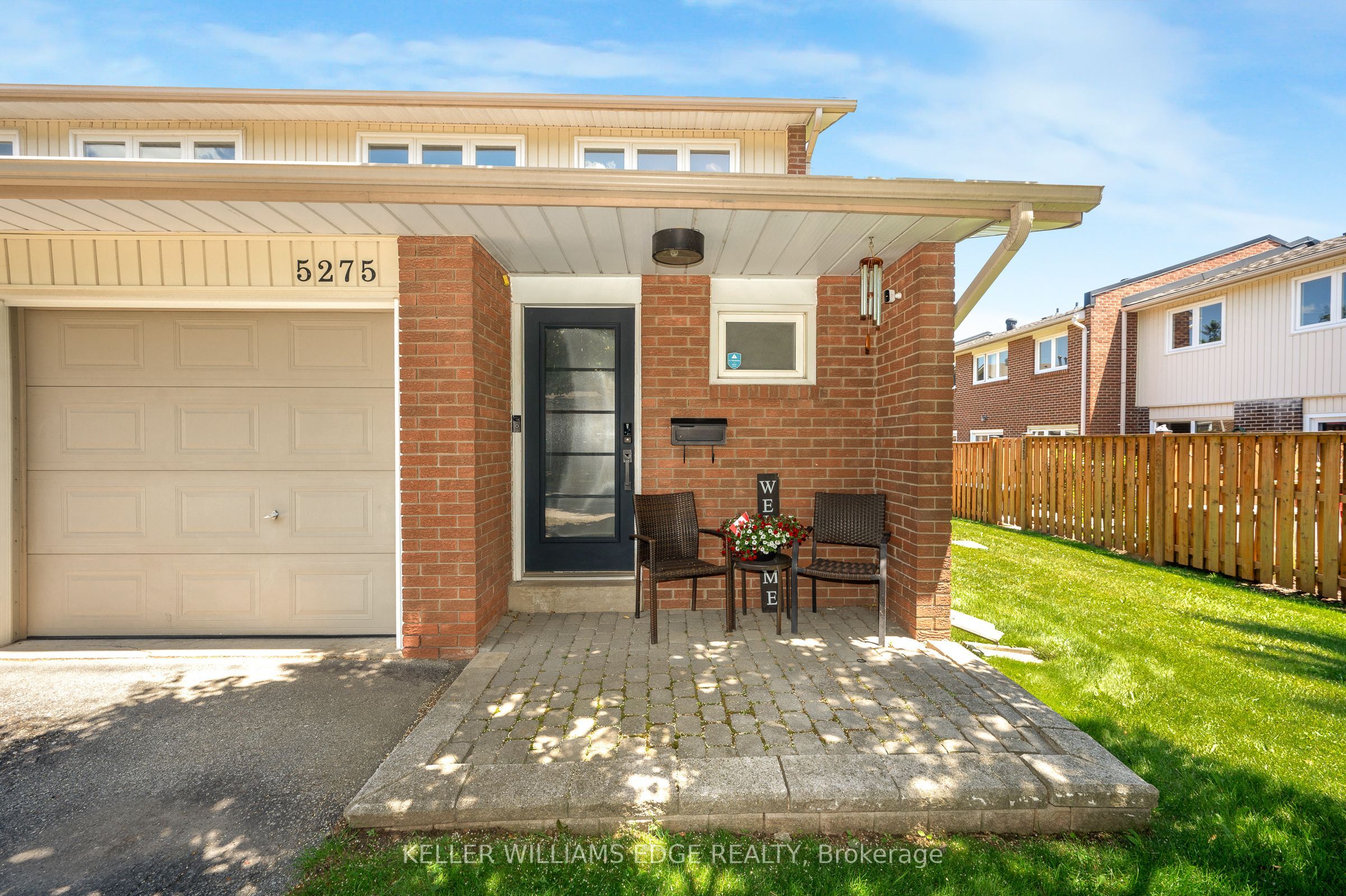 5275 Banting Court Property Photo 3