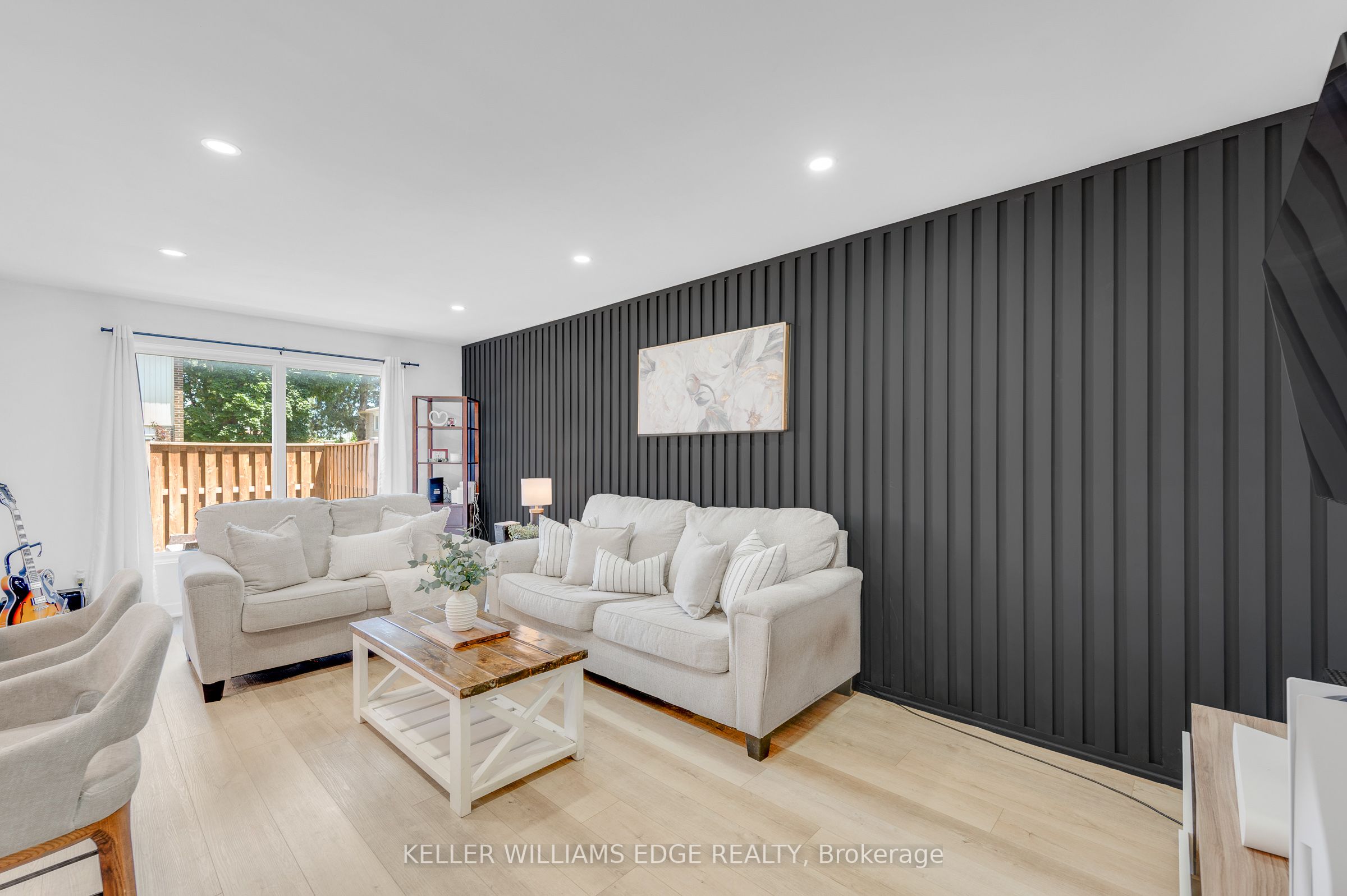 5275 Banting Court Property Photo 7