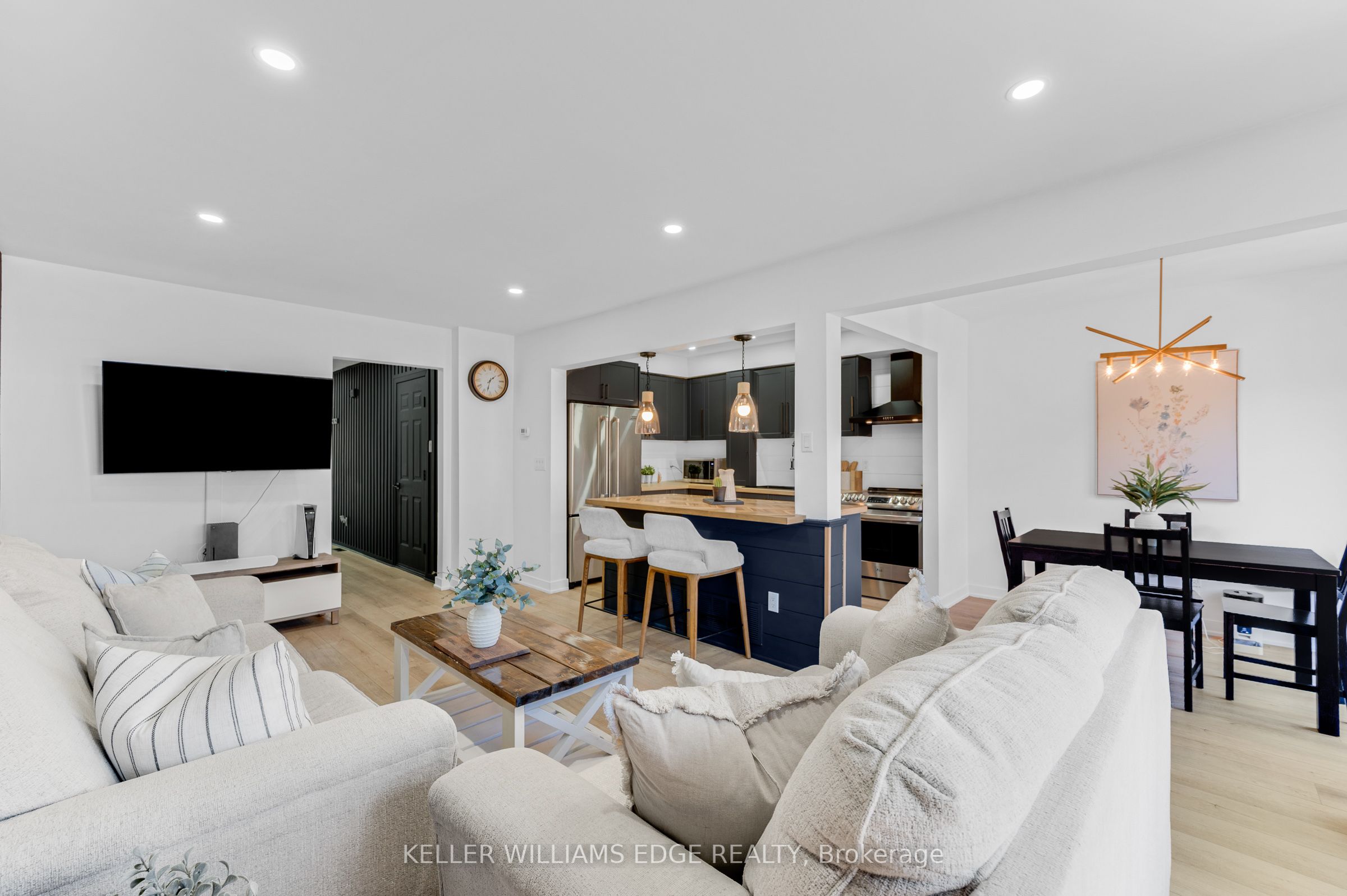 5275 Banting Court Property Photo 10