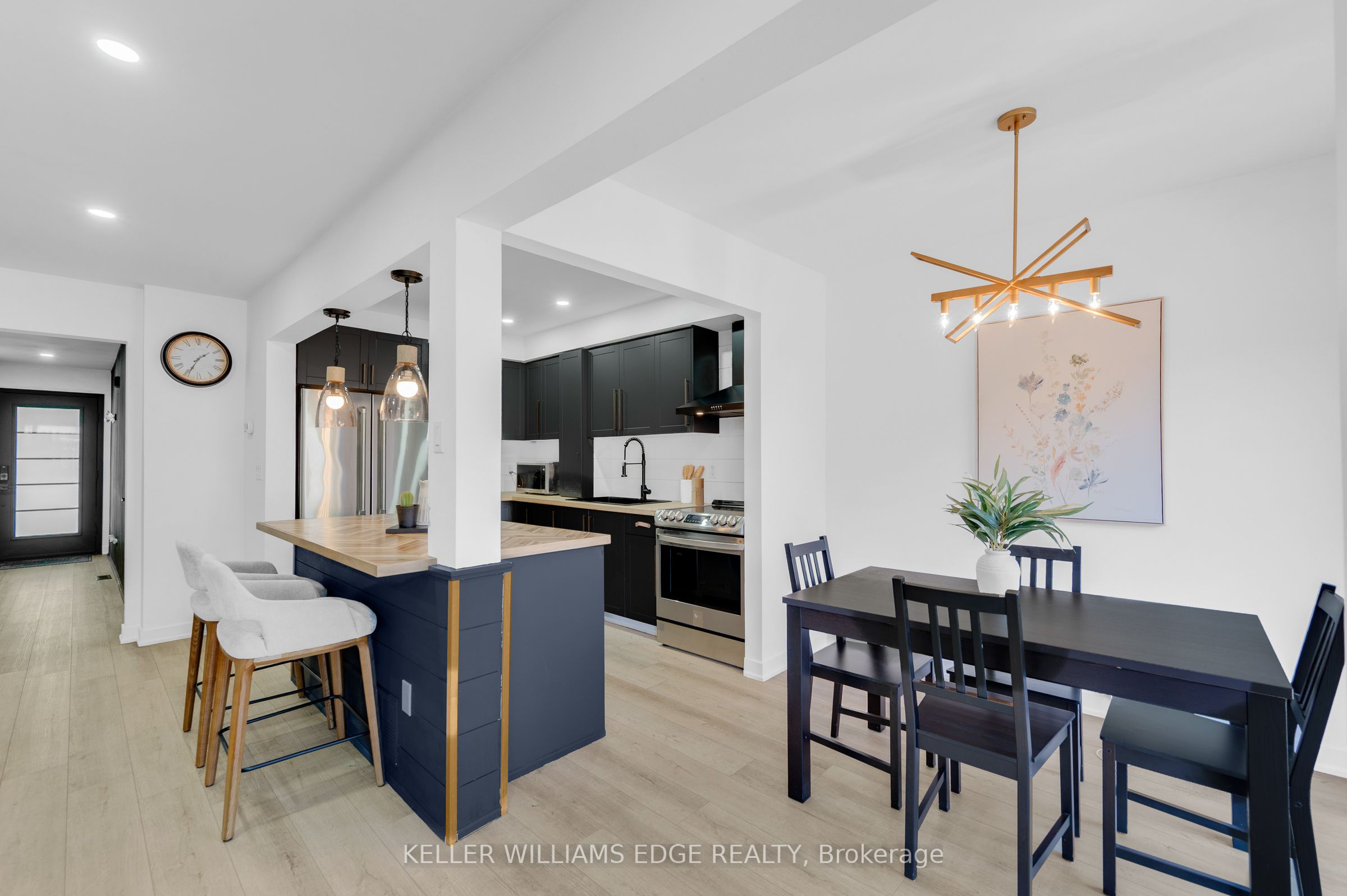5275 Banting Court Property Photo 11