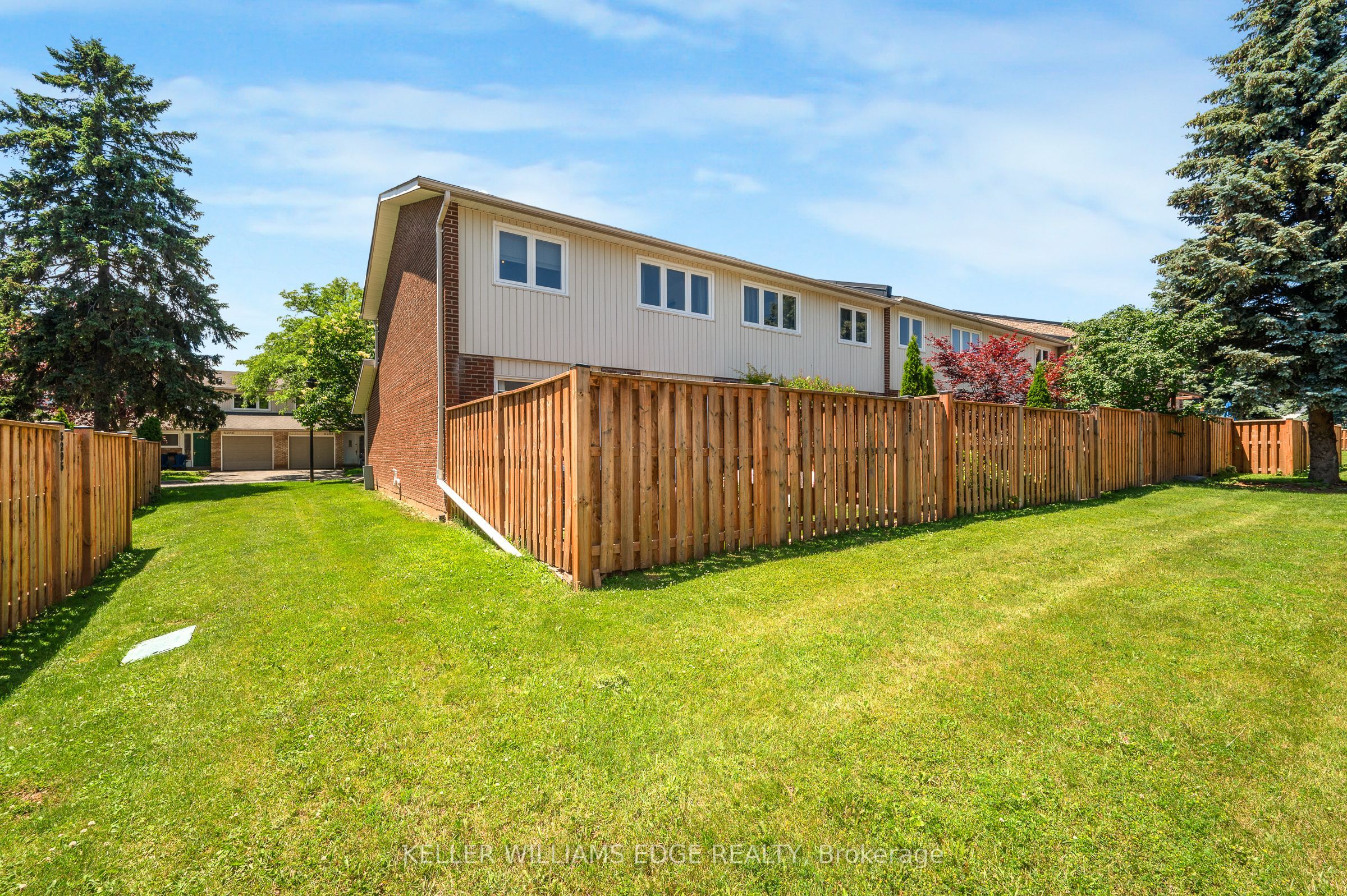5275 Banting Court Property Photo 32