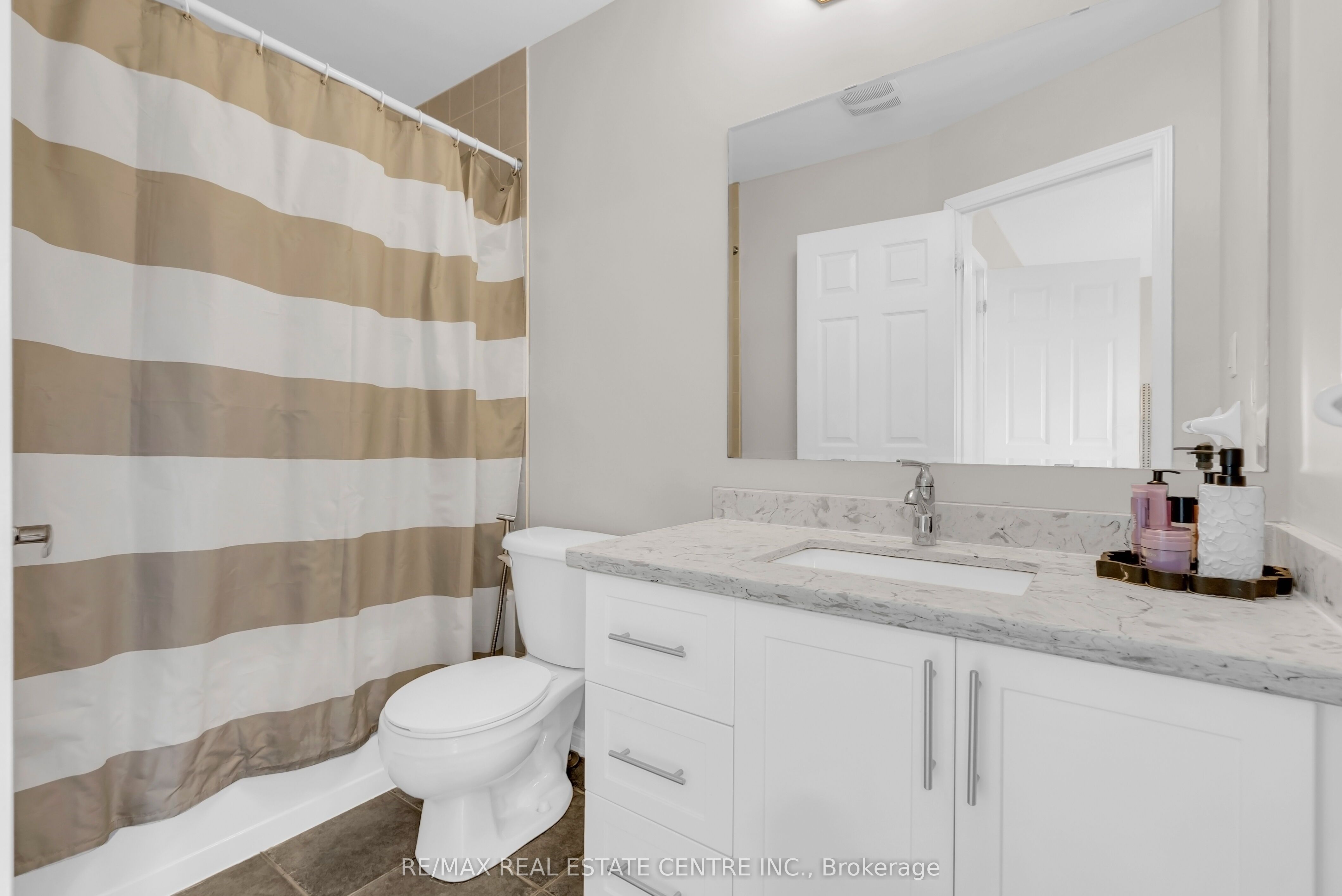 2435 Coho Way N Property Photo 25