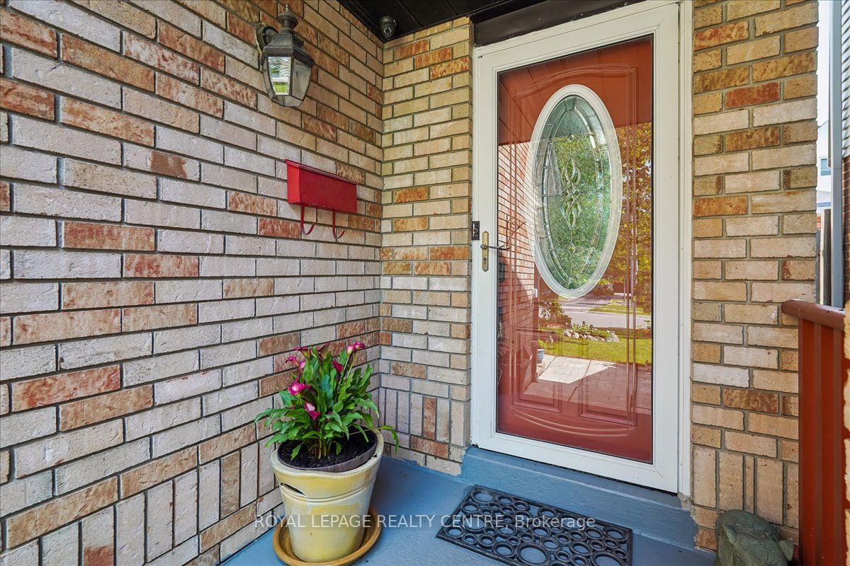 116 Chipmunk Crescent Property Photo 5