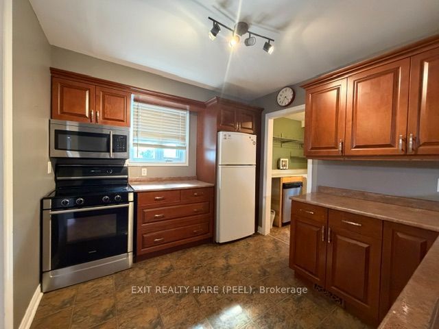 91 Burbank Crescent Property Photo 11