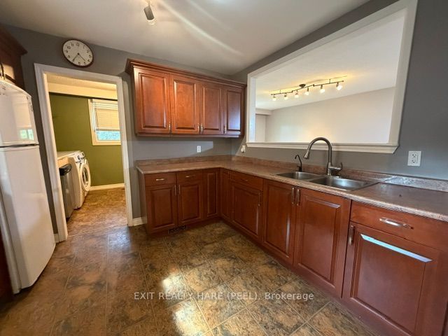 91 Burbank Crescent Property Photo 12