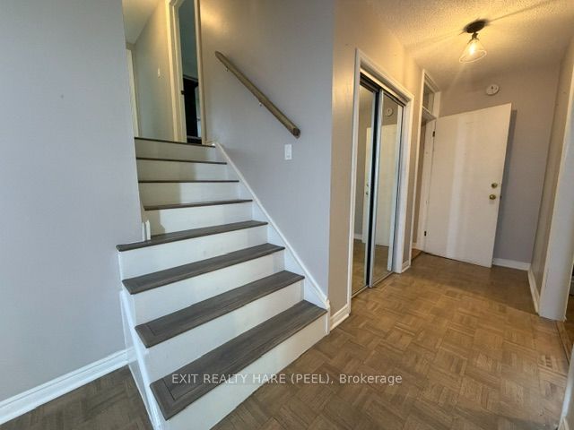 91 Burbank Crescent Property Photo 13