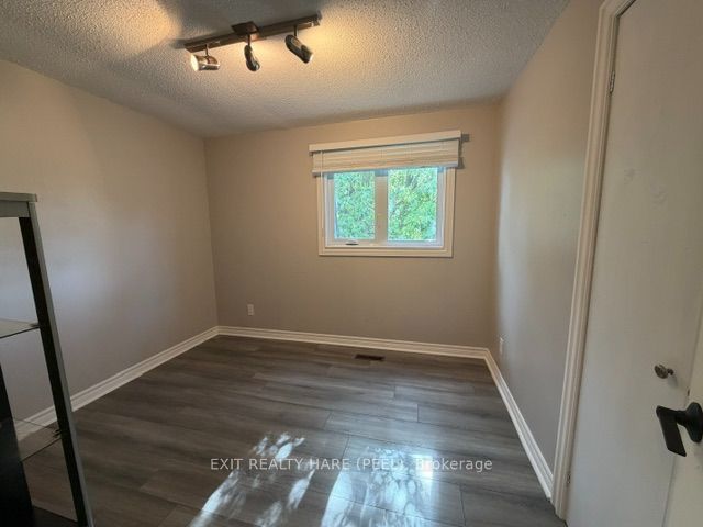 91 Burbank Crescent Property Photo 15
