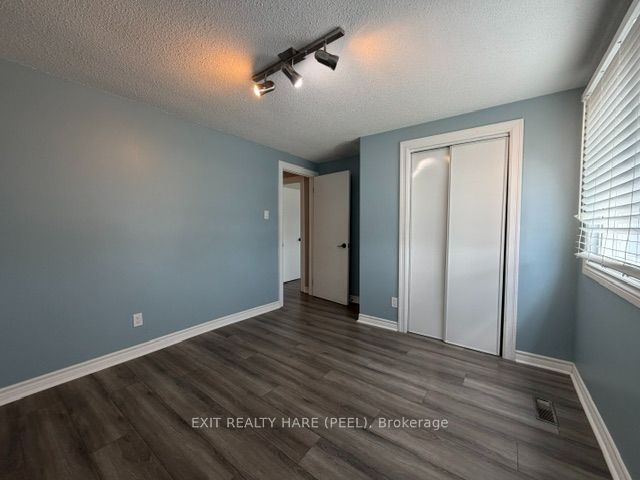 91 Burbank Crescent Property Photo 22