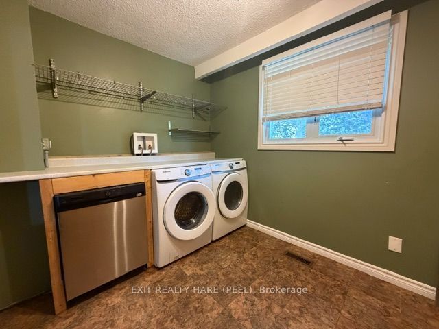 91 Burbank Crescent Property Photo 42