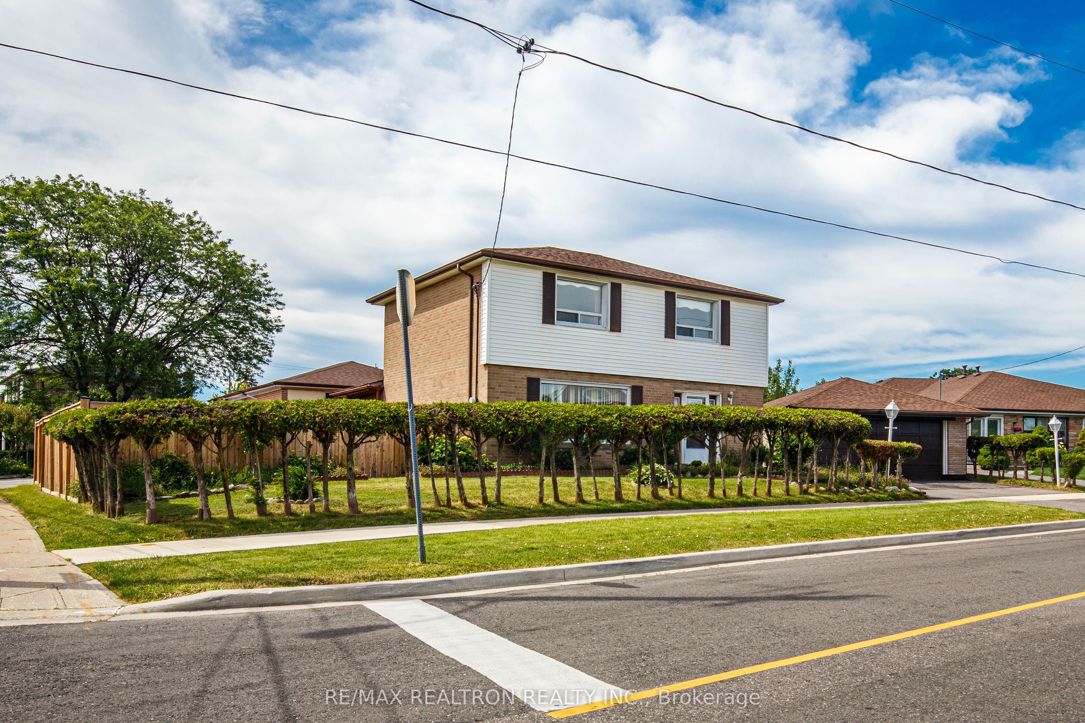 62 Hullmar Drive Property Photo 2