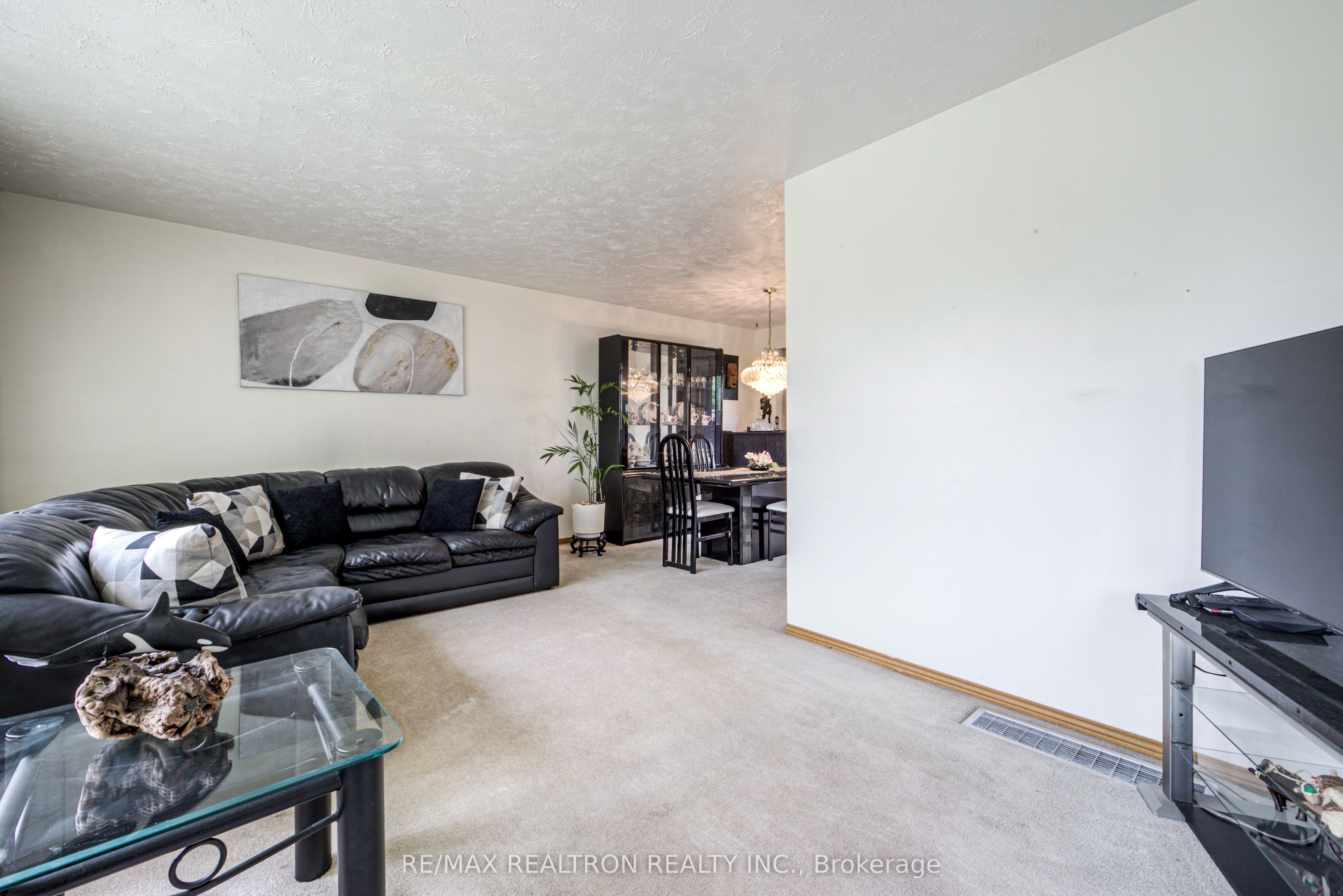 62 Hullmar Drive Property Photo 11
