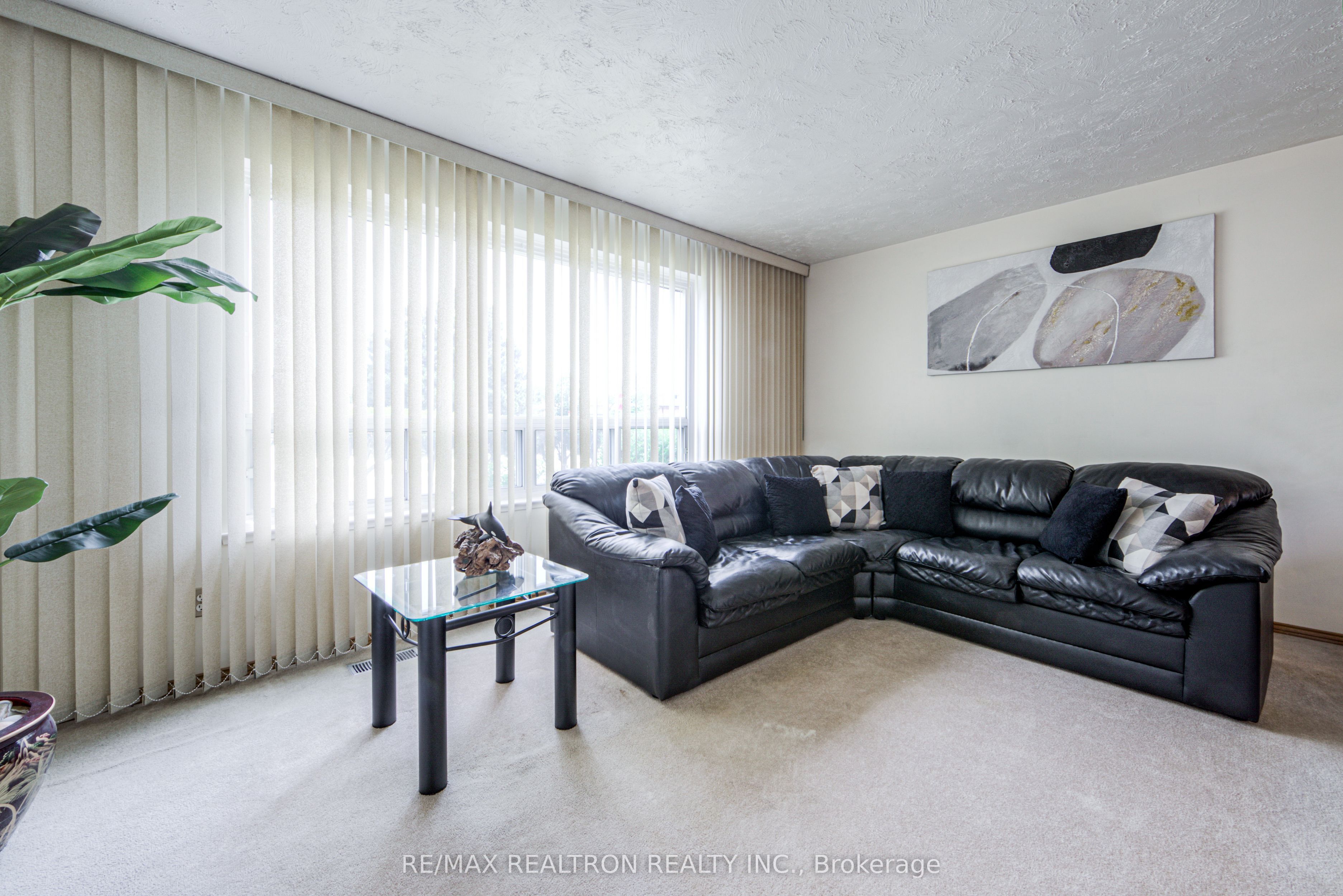 62 Hullmar Drive Property Photo 12