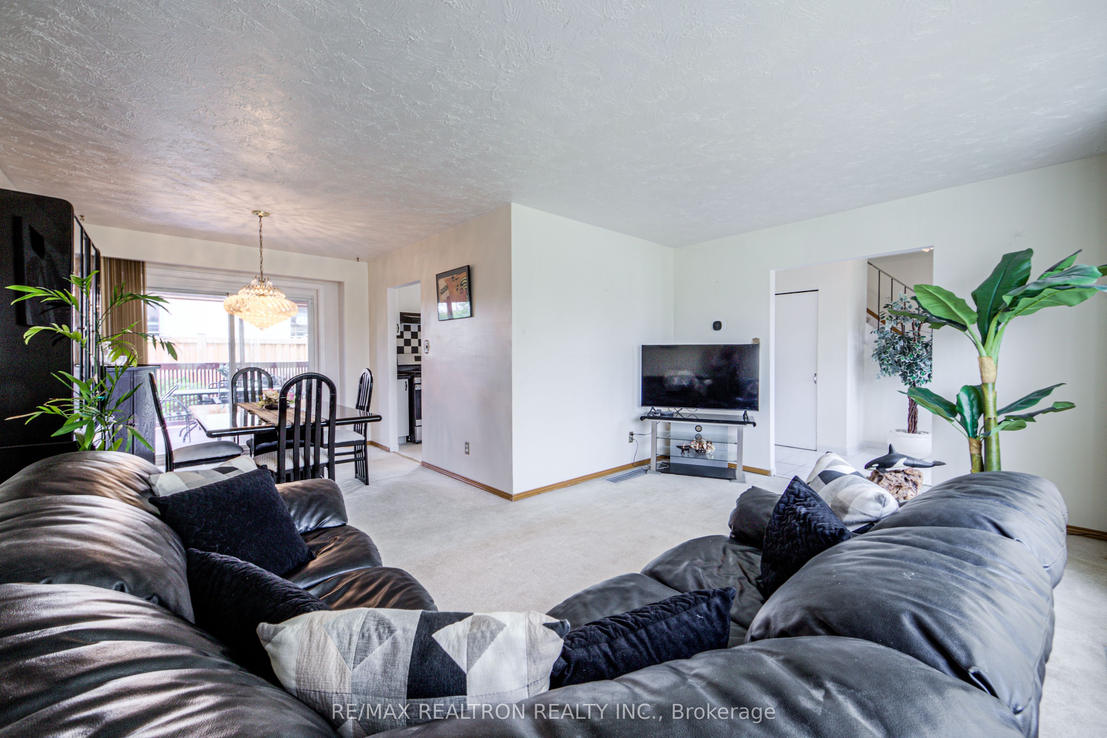 62 Hullmar Drive Property Photo 13