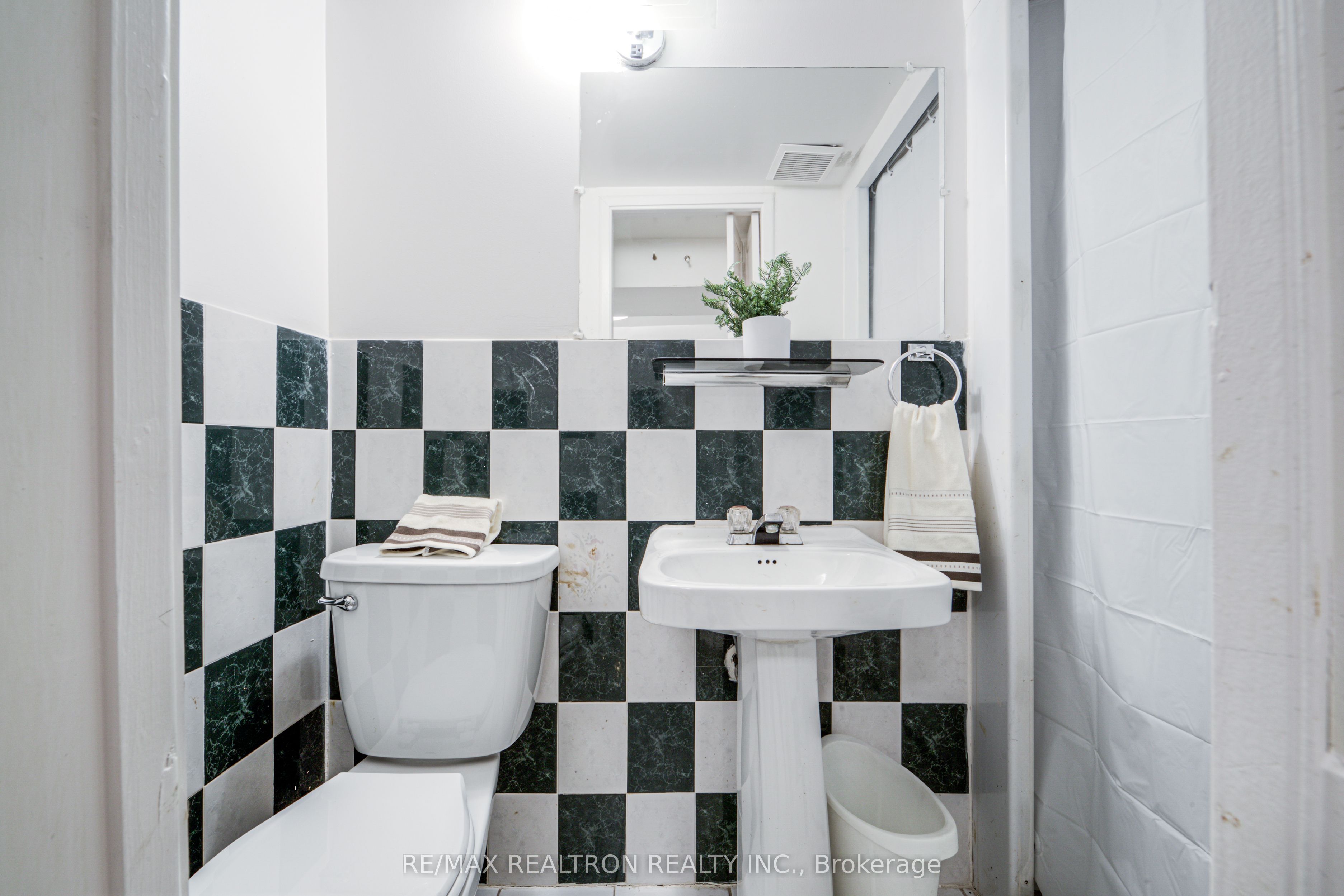 62 Hullmar Drive Property Photo 40