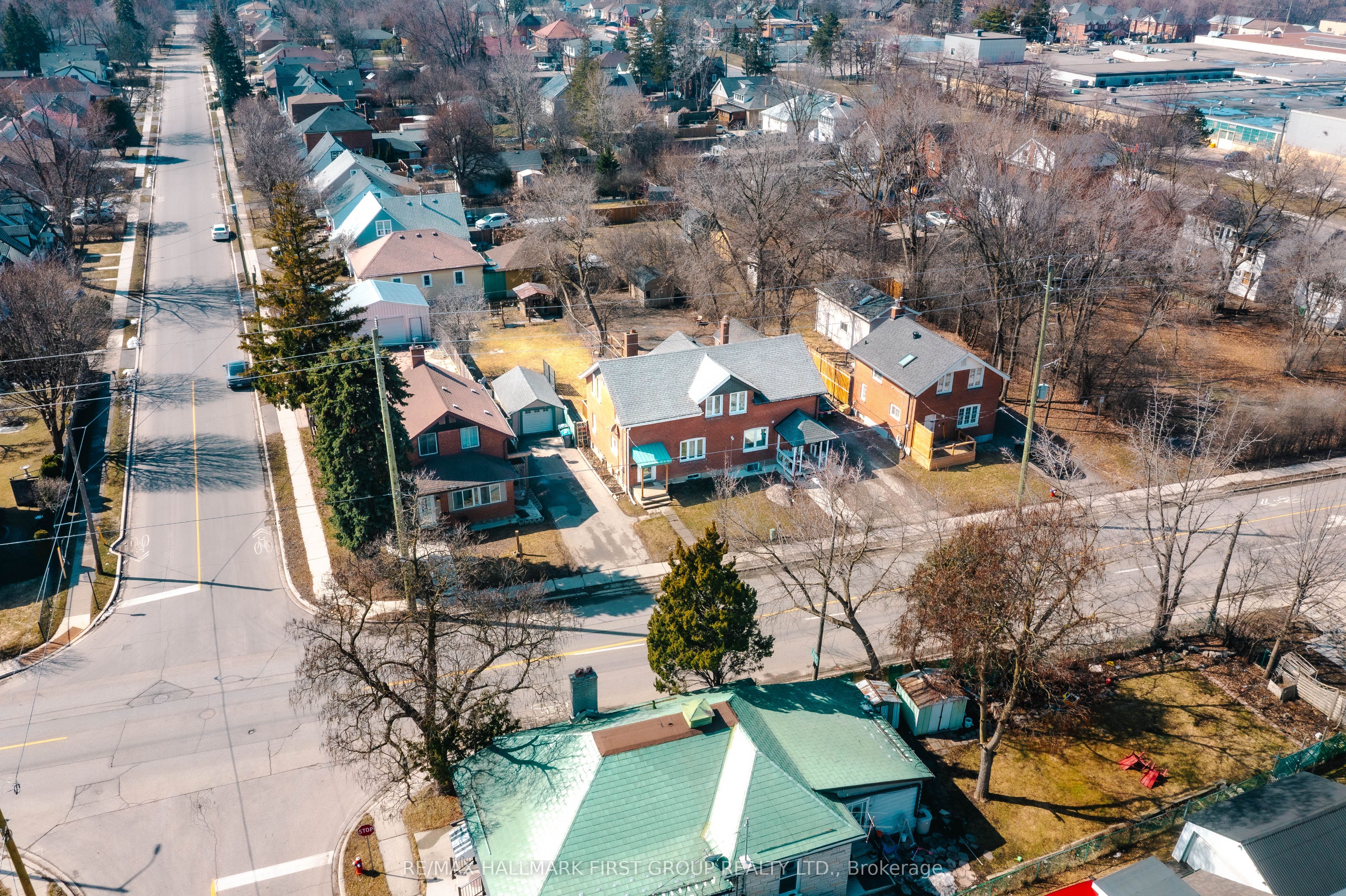 7 Mcmurchy Avenue S Property Photo 1