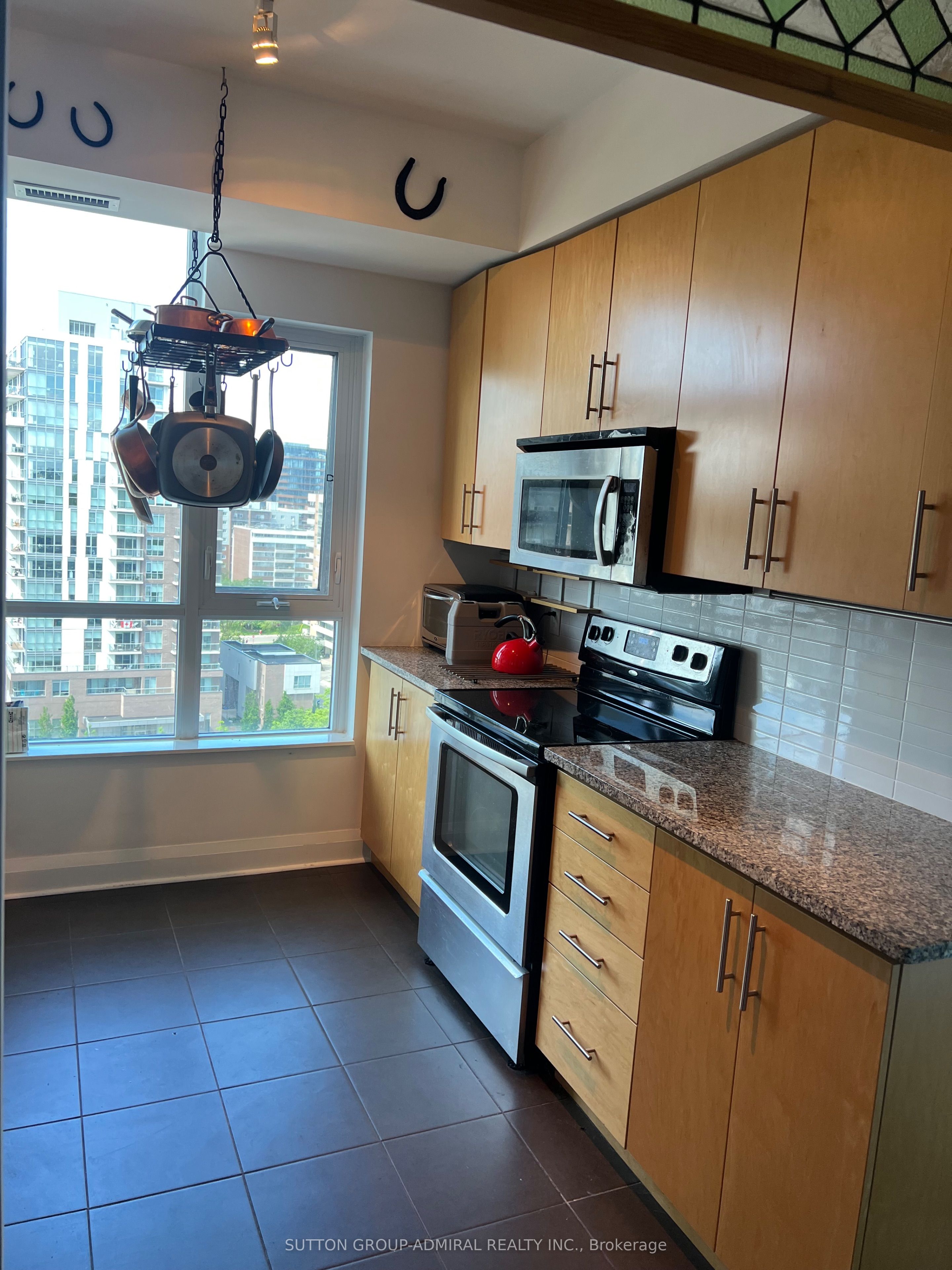 1 Hurontario Street 1108 Property Photo 11