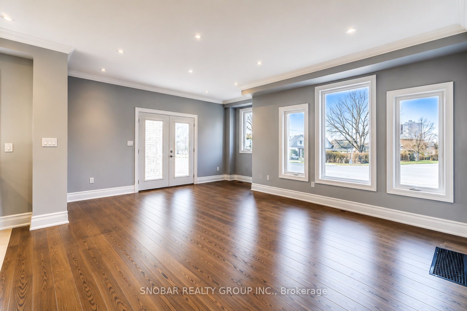 1 Aura Lea Boulevard Property Photo 2