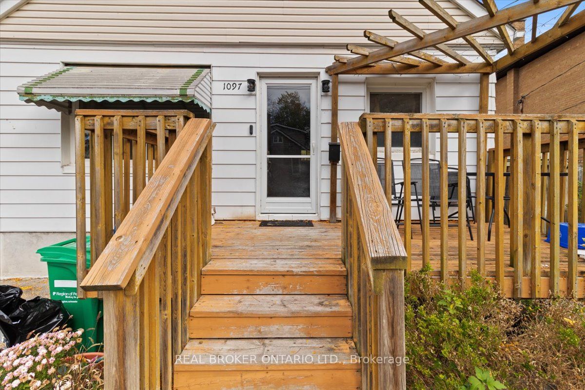 1097 Enola Avenue Property Photo 7
