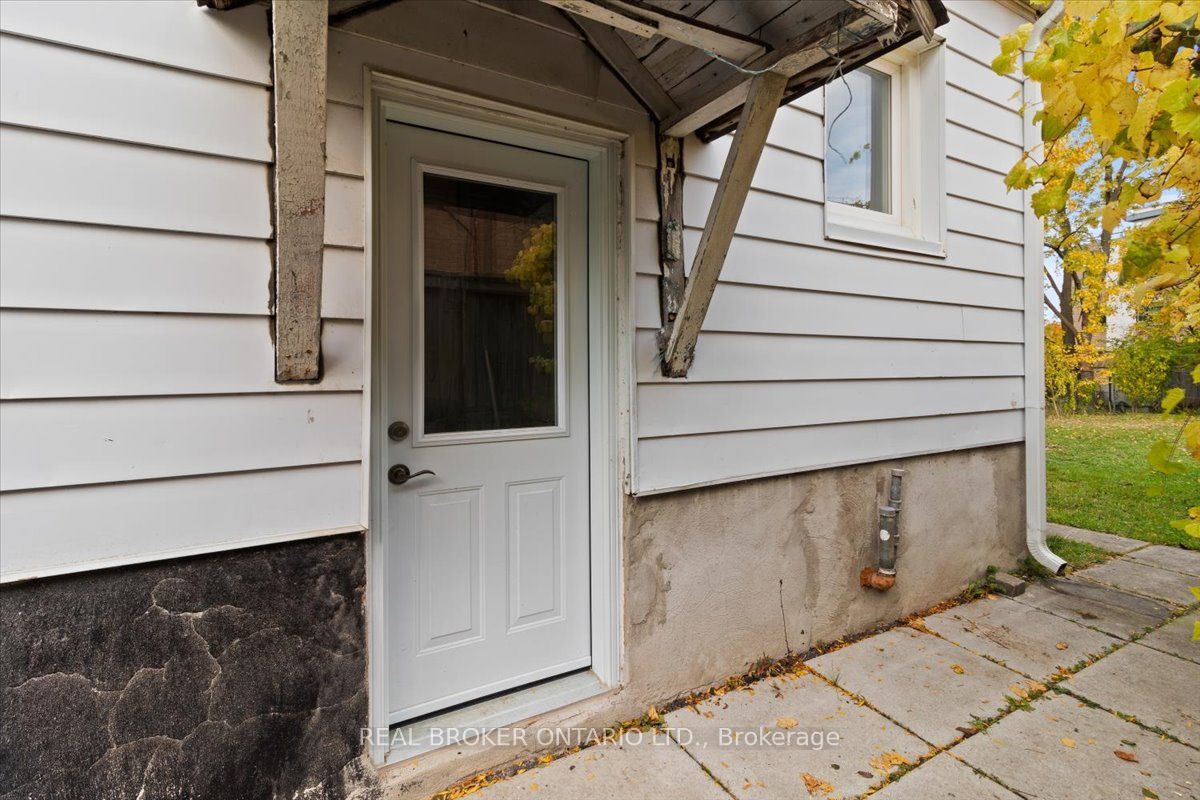 1097 Enola Avenue Property Photo 10