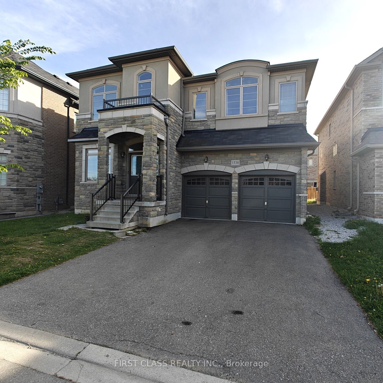 1538 Devine Point Property Photo 2