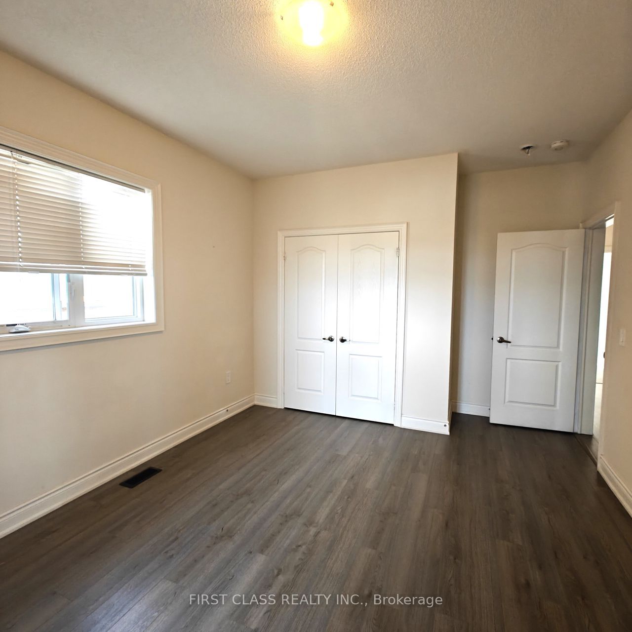 1538 Devine Point Property Photo 13