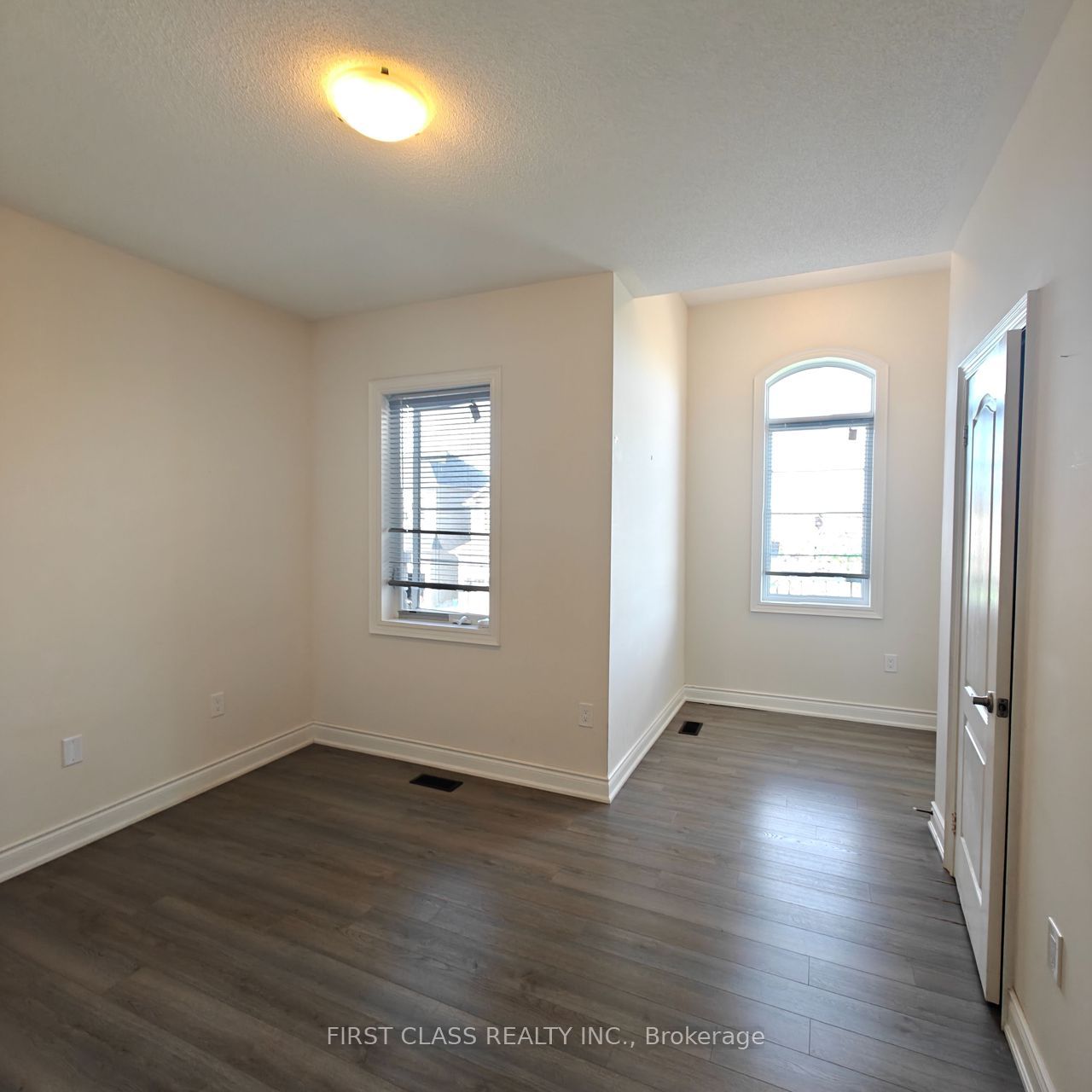 1538 Devine Point Property Photo 15