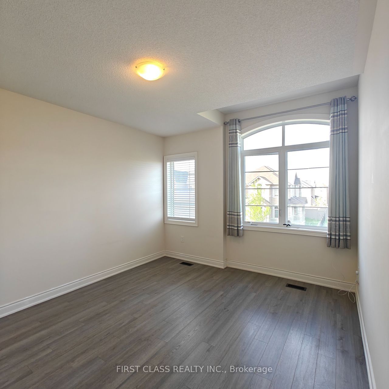 1538 Devine Point Property Photo 16
