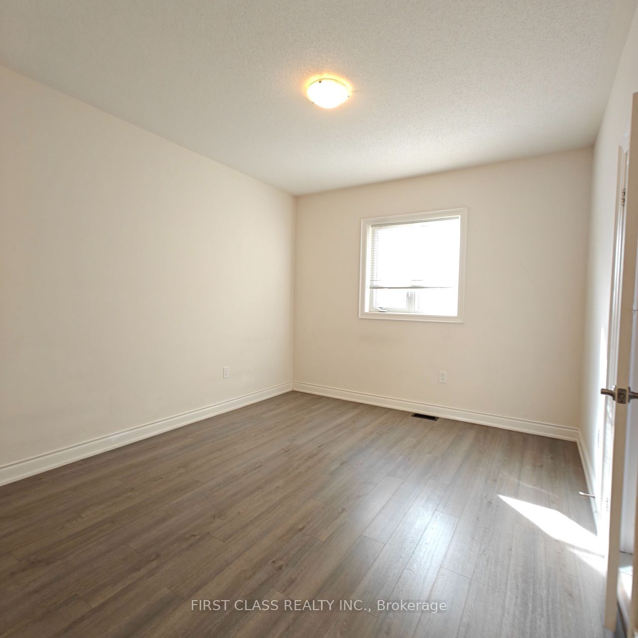 1538 Devine Point Property Photo 18