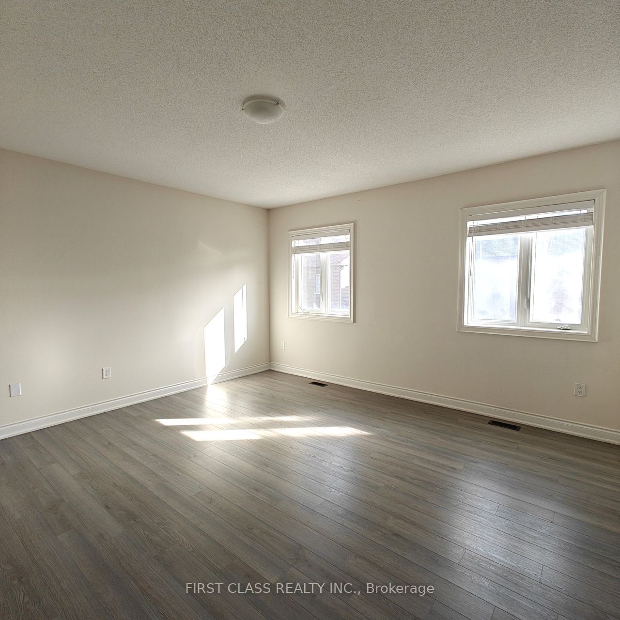 1538 Devine Point Property Photo 19