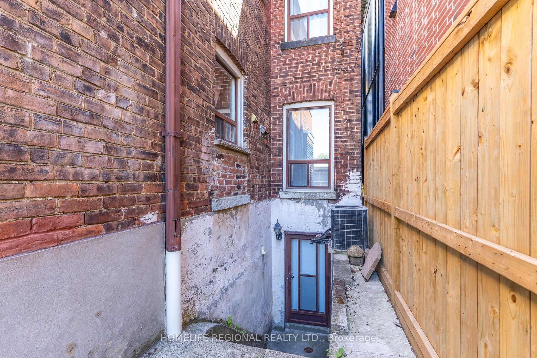 122 Emerson Avenue Property Photo 44