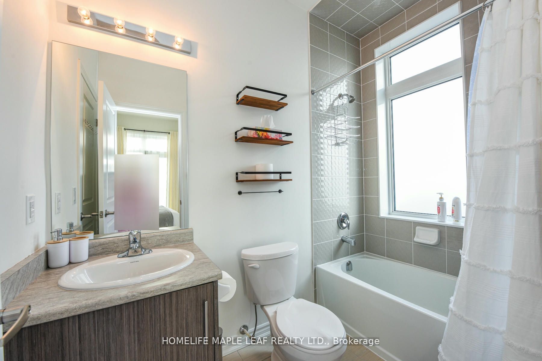 30 Halliford Place 215 Property Photo 7