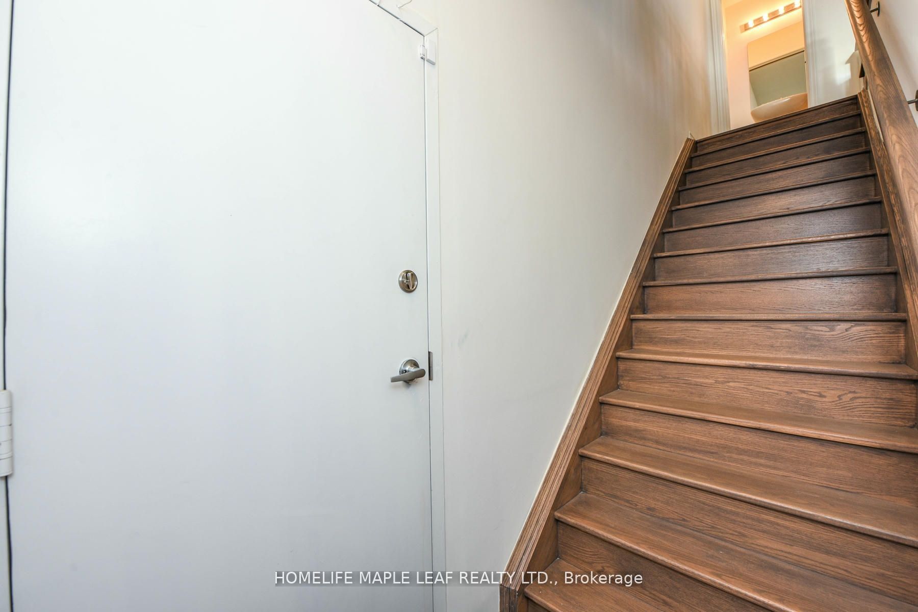 30 Halliford Place 215 Property Photo 8