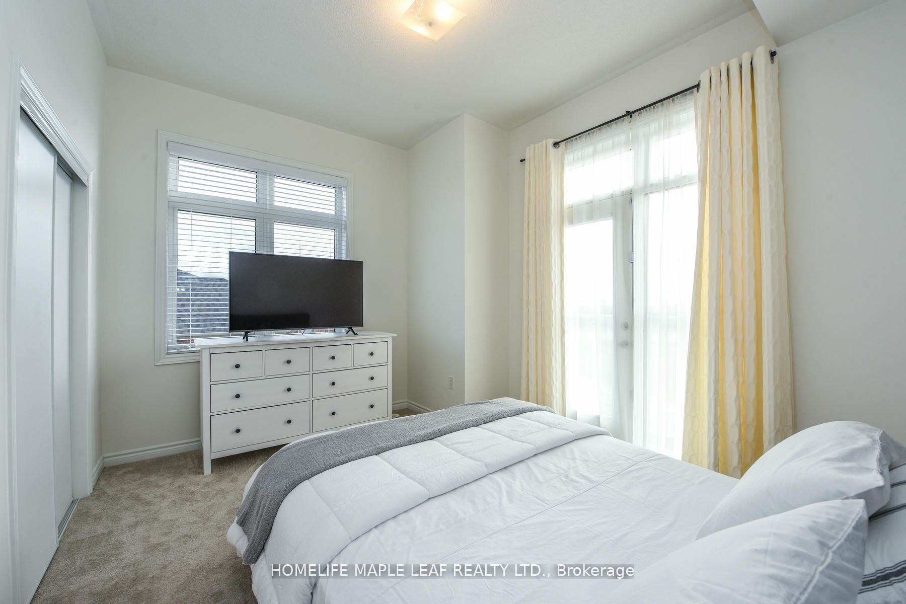 30 Halliford Place 215 Property Photo 12