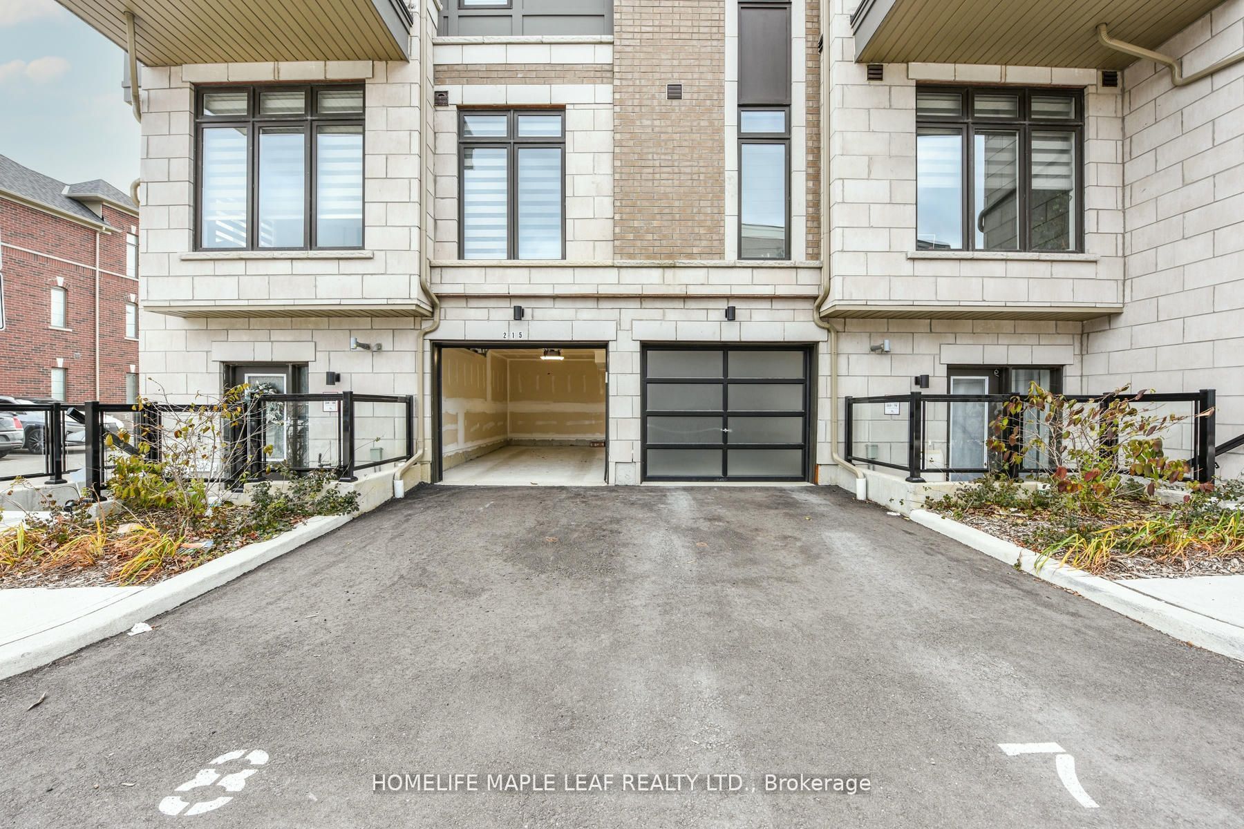 30 Halliford Place 215 Property Photo 21