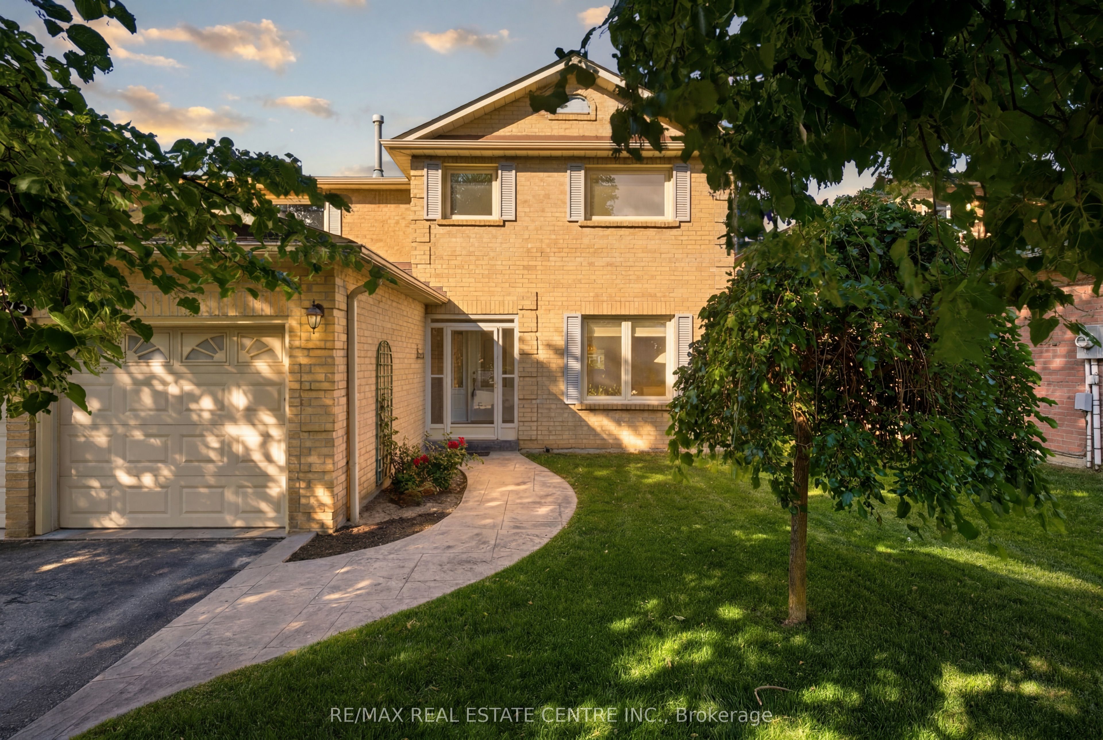 23 Deer Valley Drive